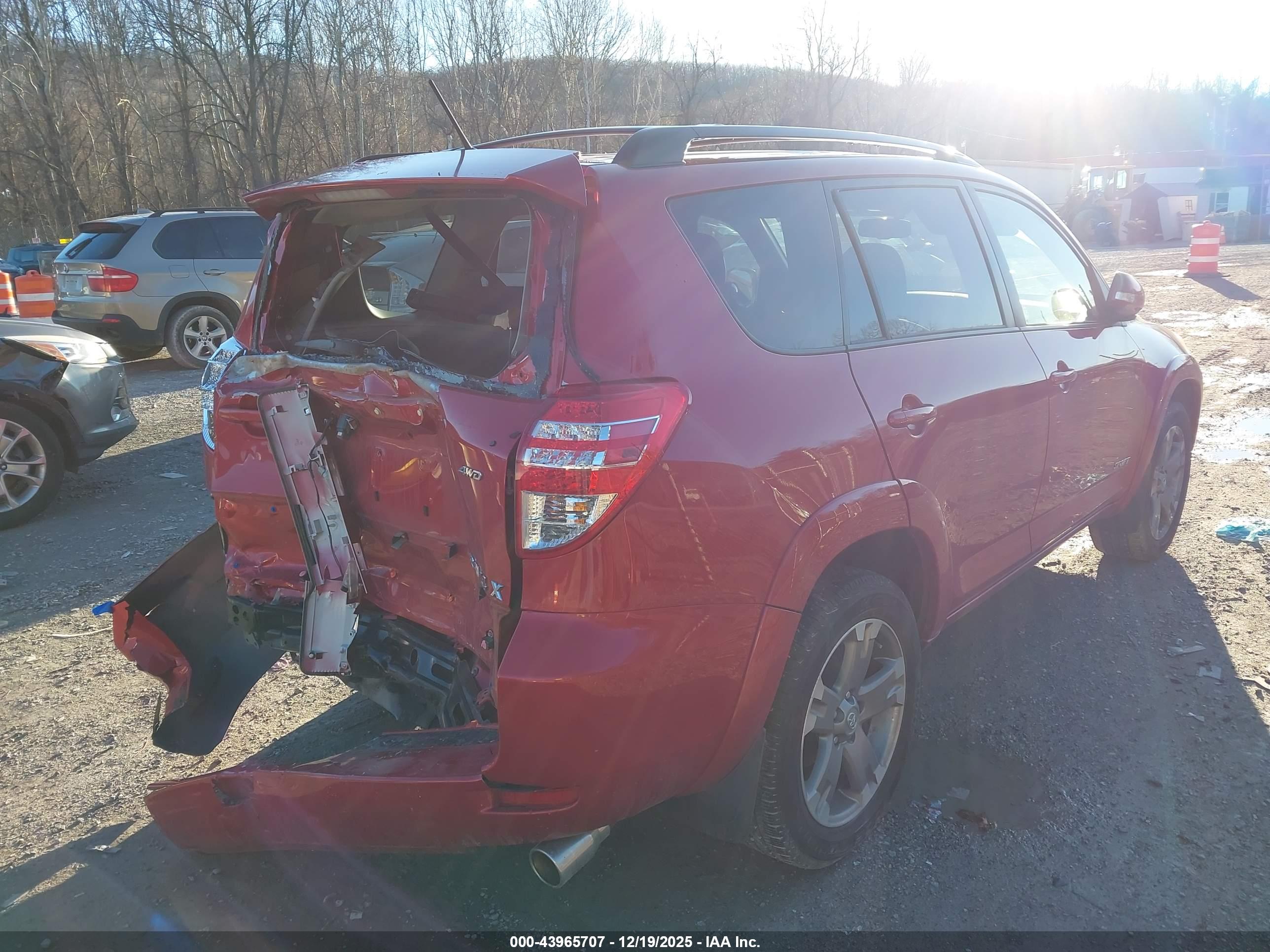 TOYOTA RAV4 image 4