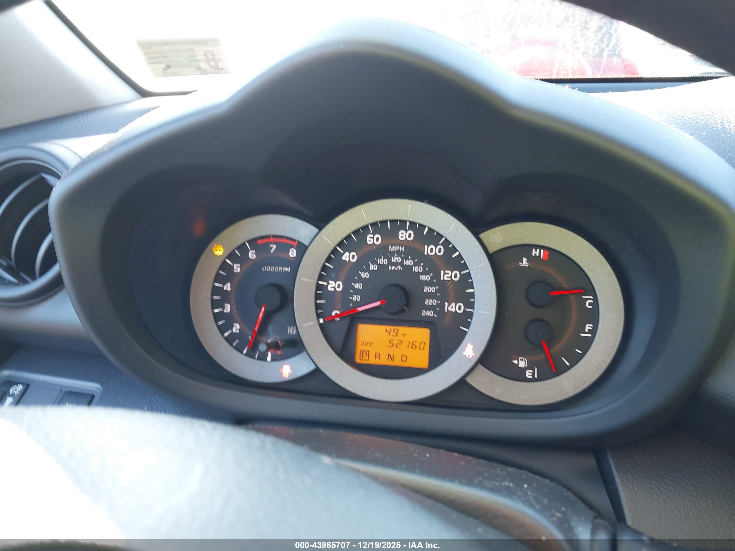 TOYOTA RAV4 image 7