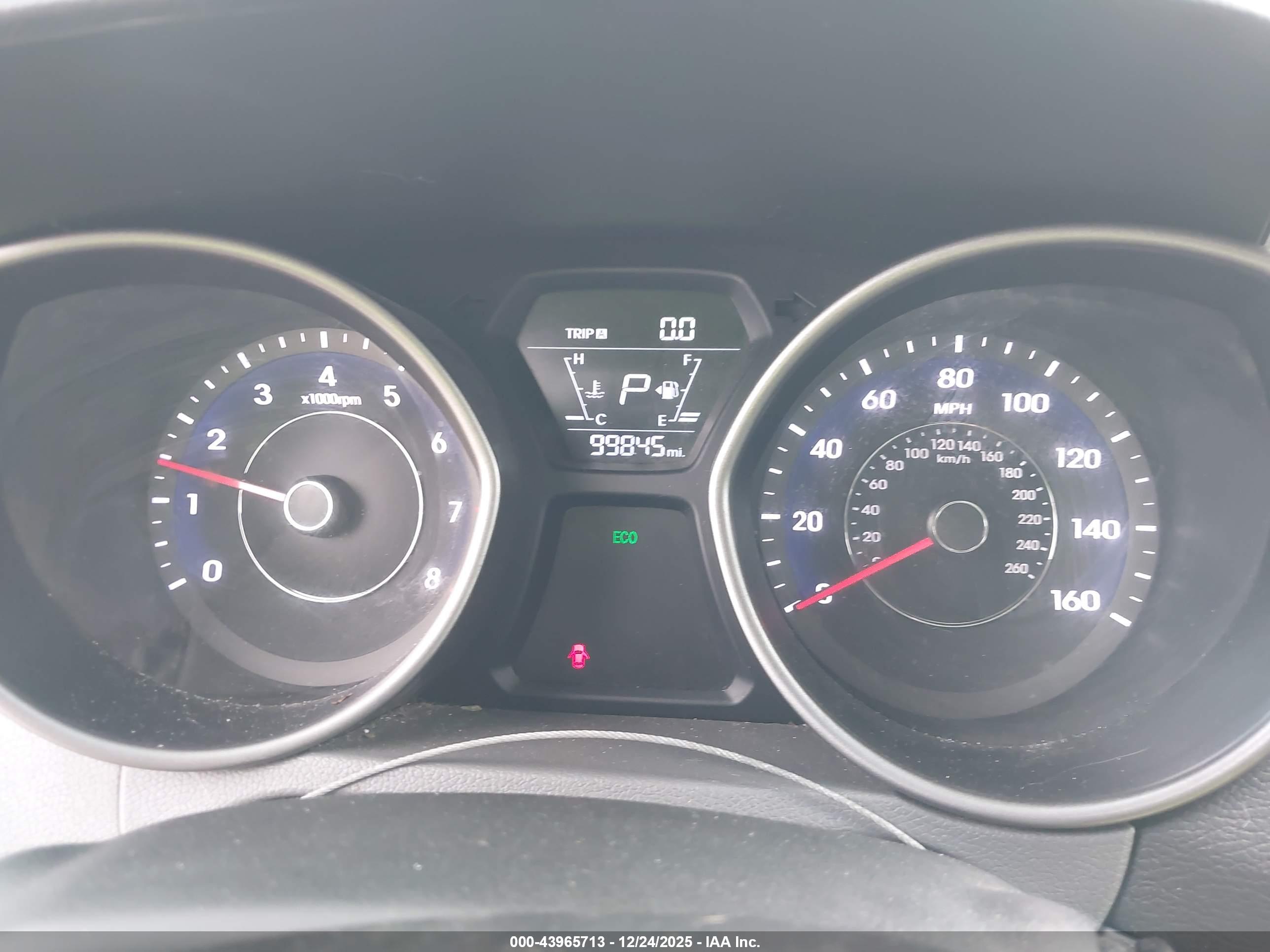HYUNDAI ELANTRA image 7
