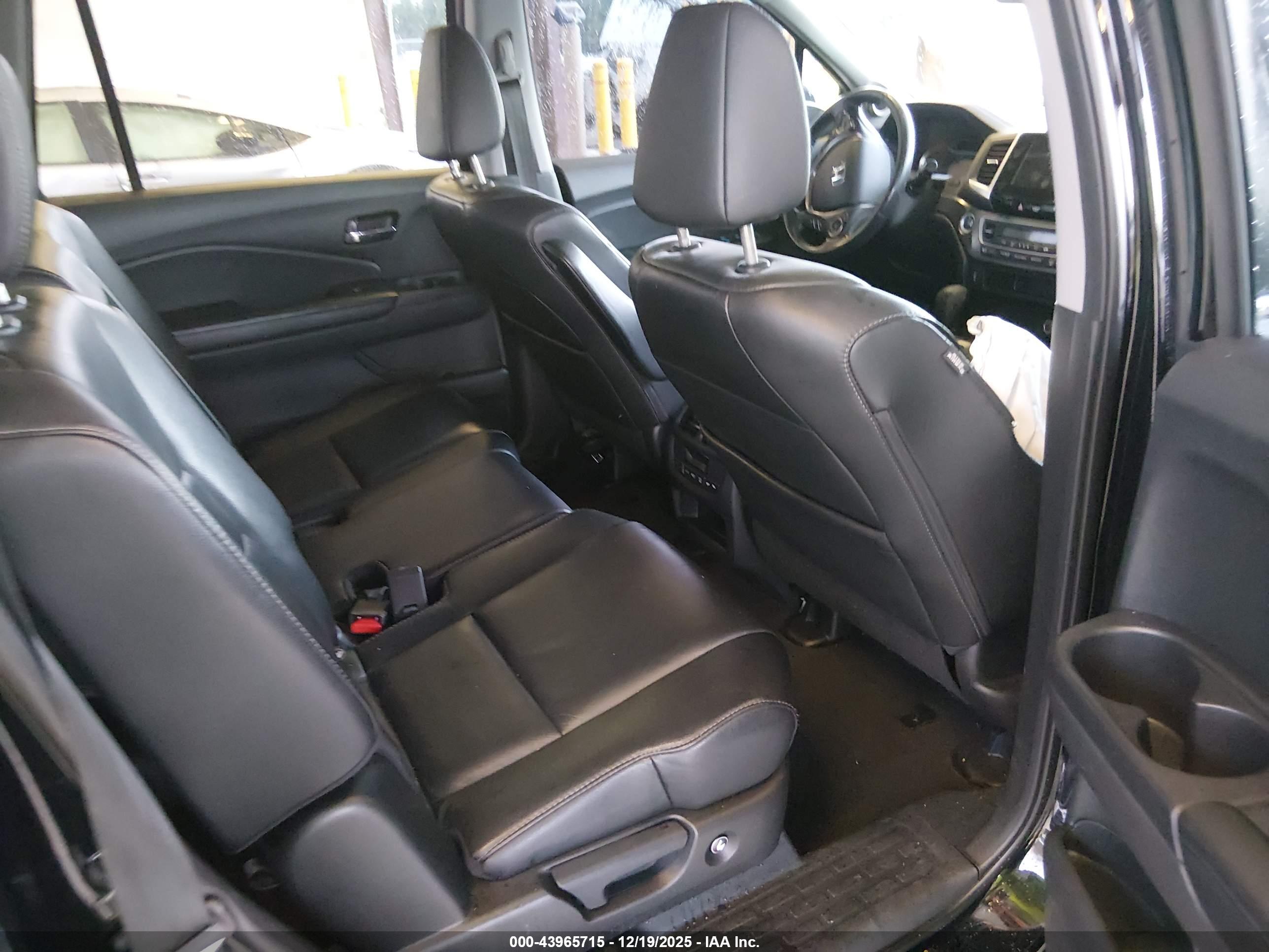 HONDA PILOT image 8