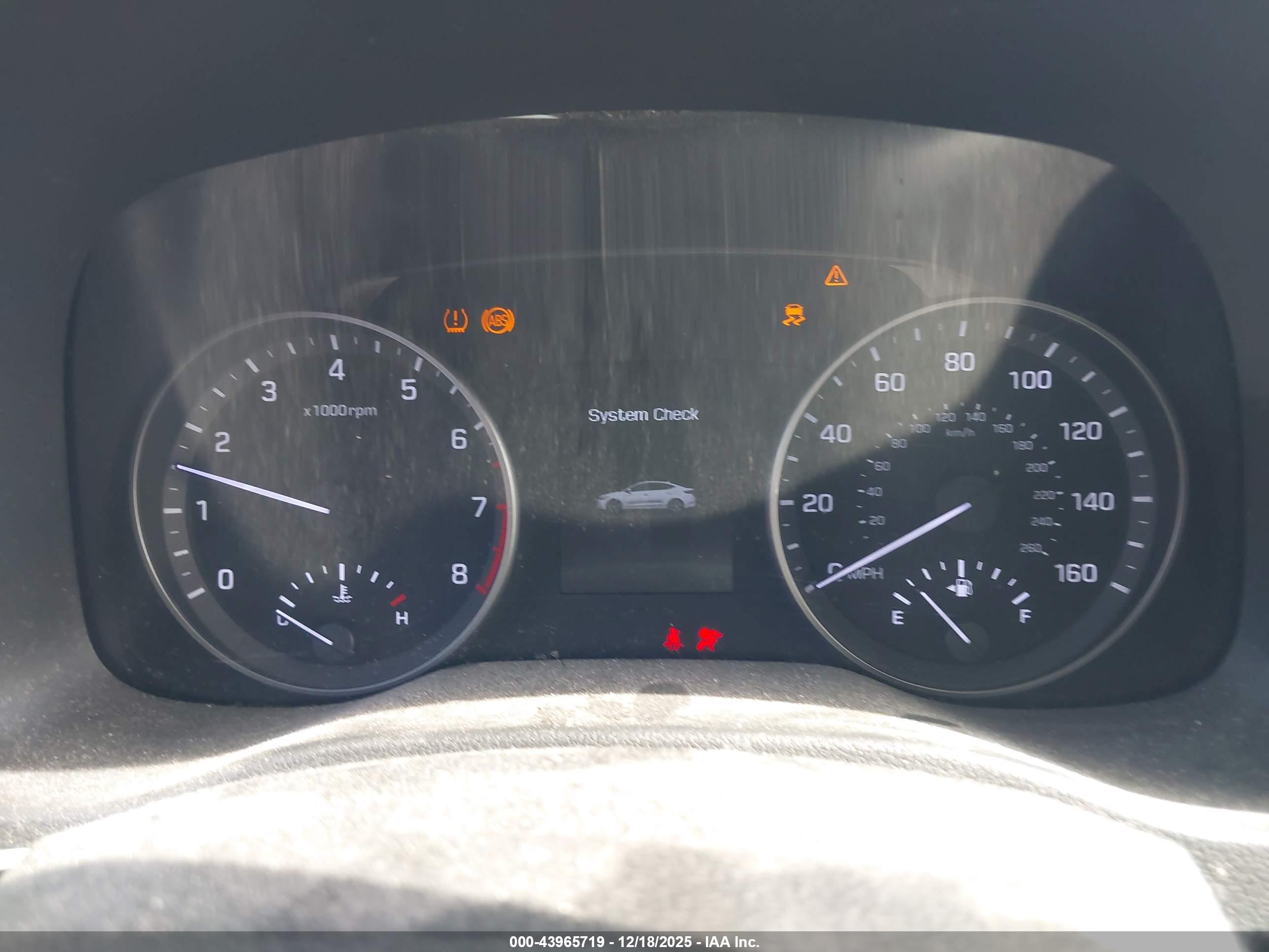 HYUNDAI ELANTRA image 7