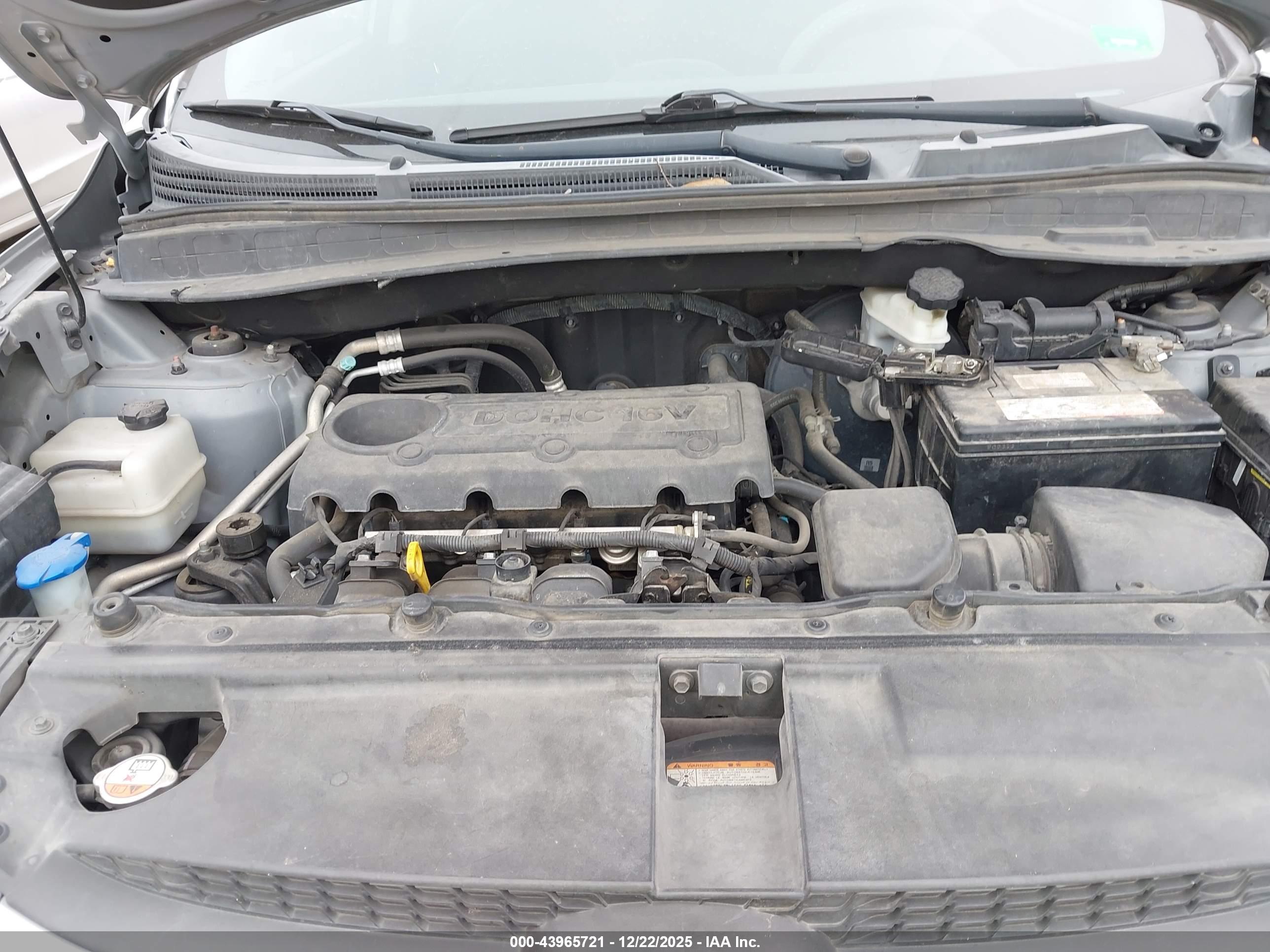 HYUNDAI TUCSON image 10