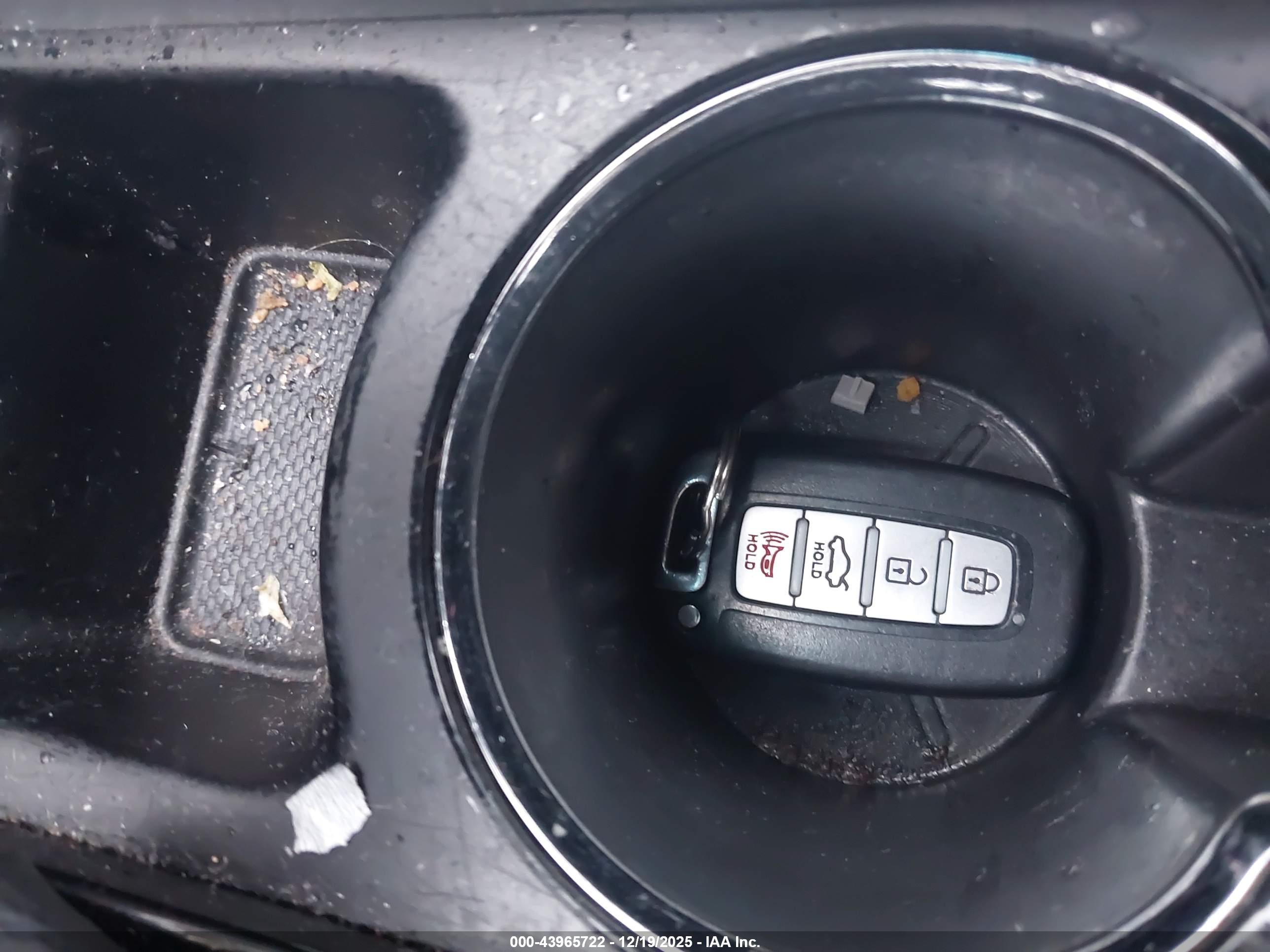HYUNDAI SONATA image 11