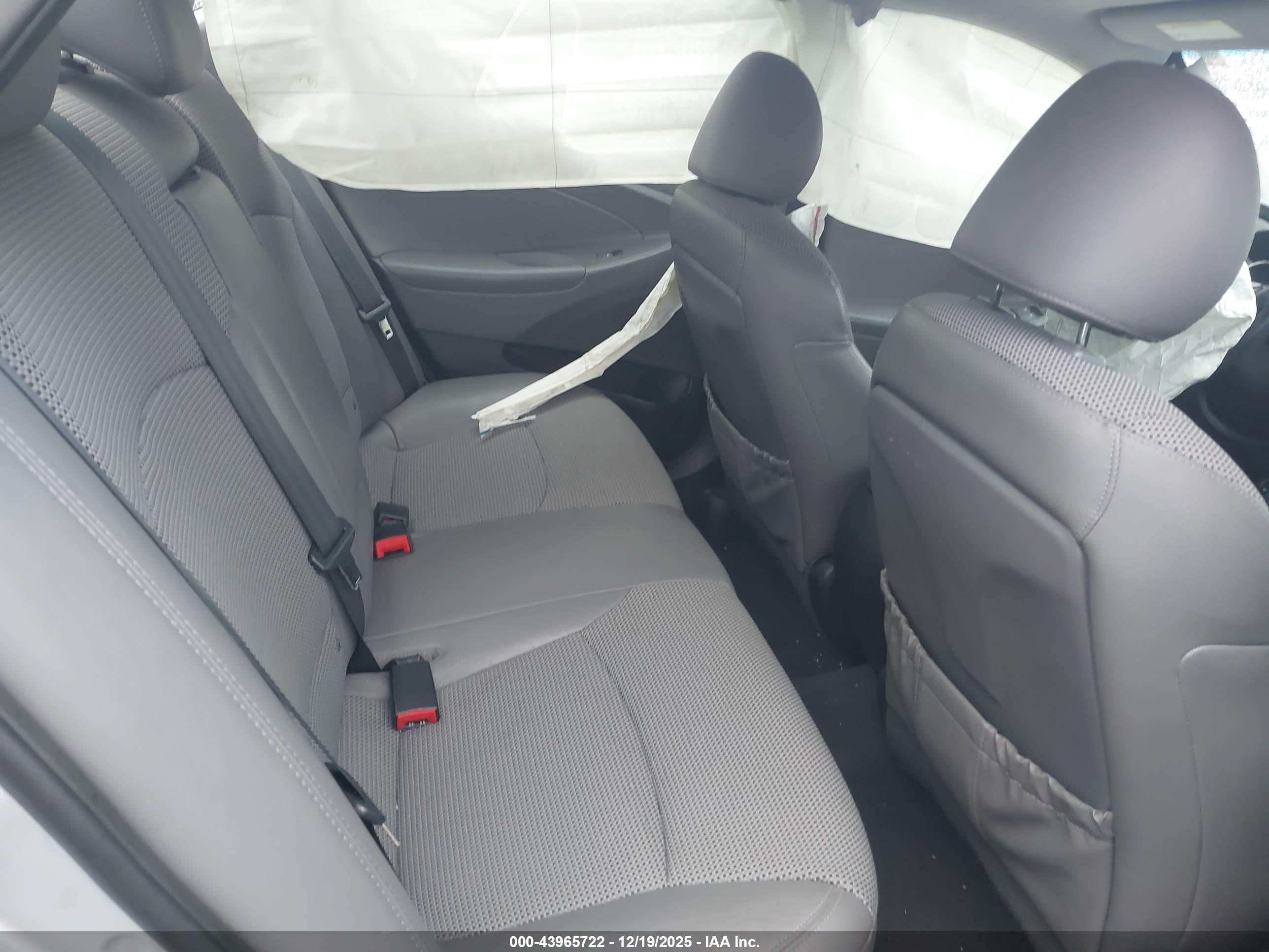 HYUNDAI SONATA image 8
