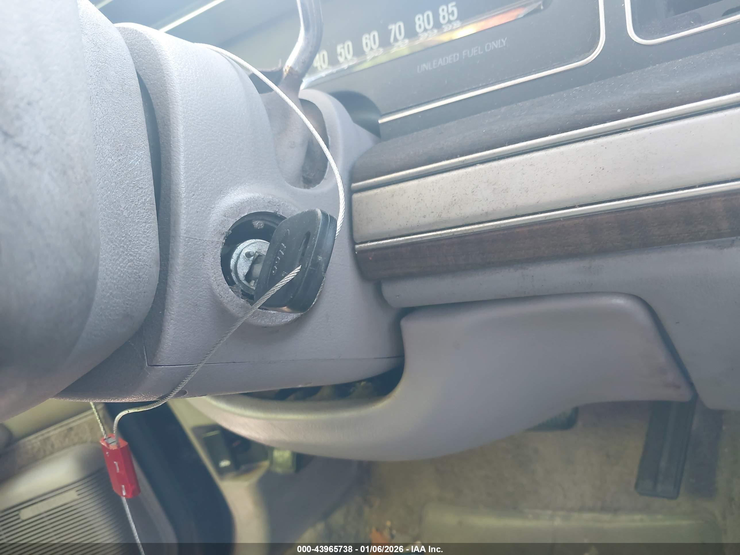 FORD CROWN image 11