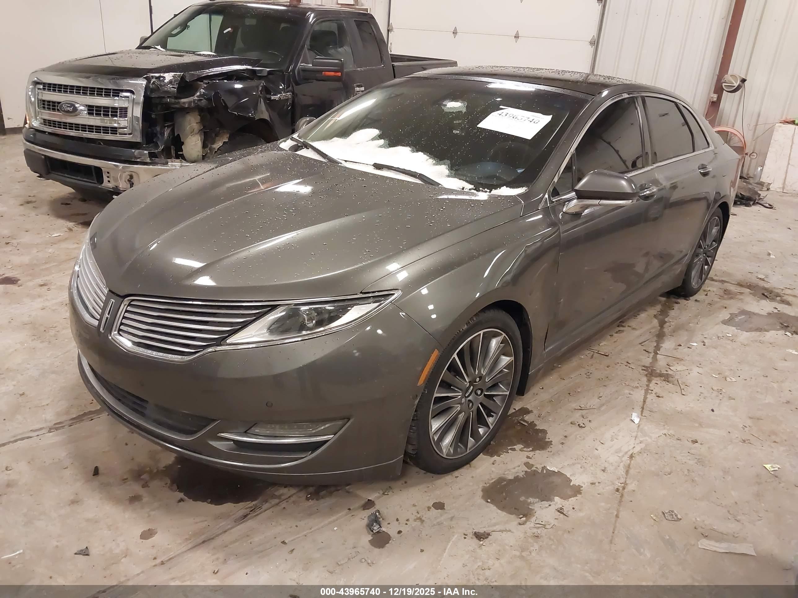 LINCOLN MKZ image 2