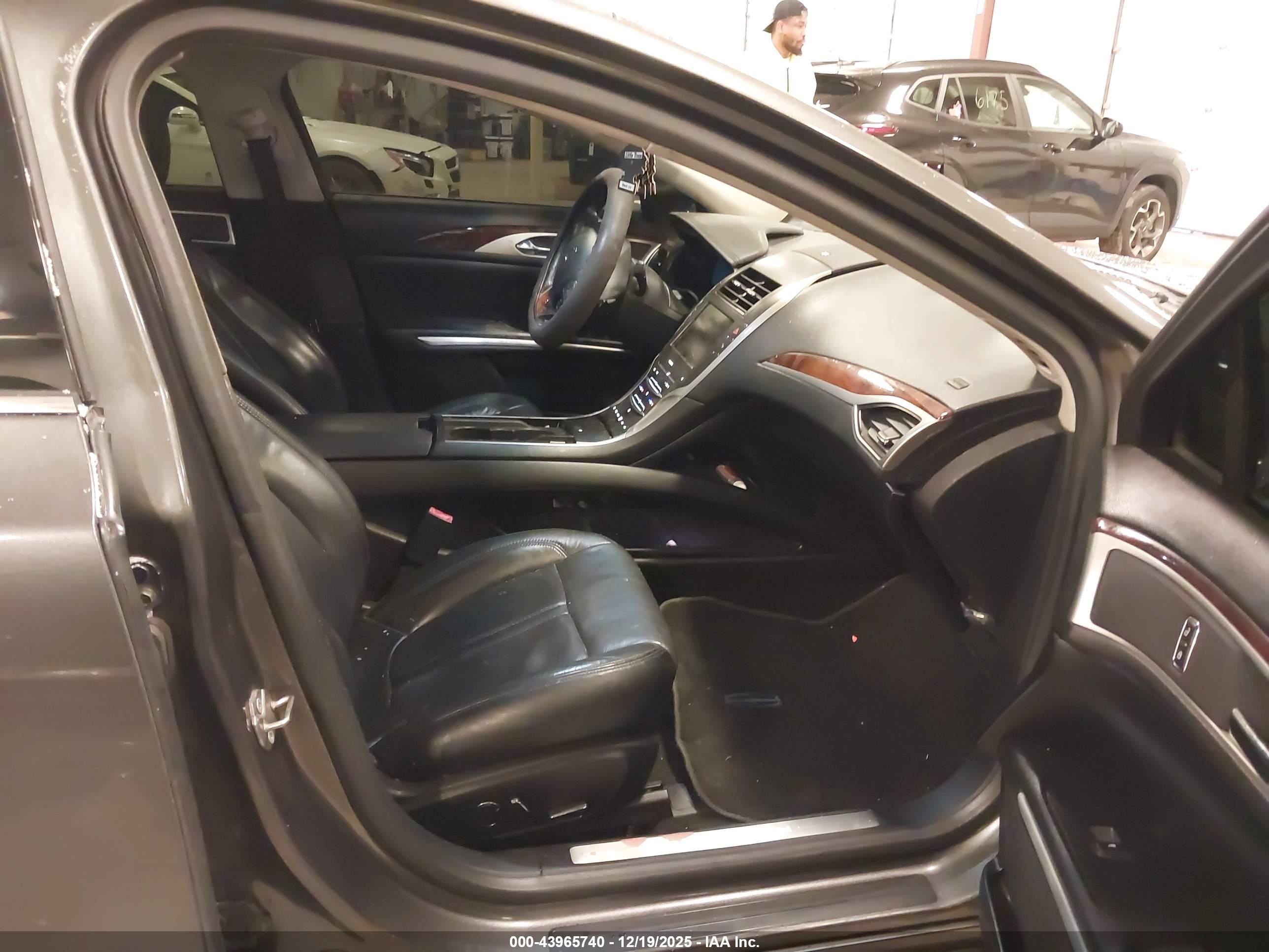 LINCOLN MKZ image 5