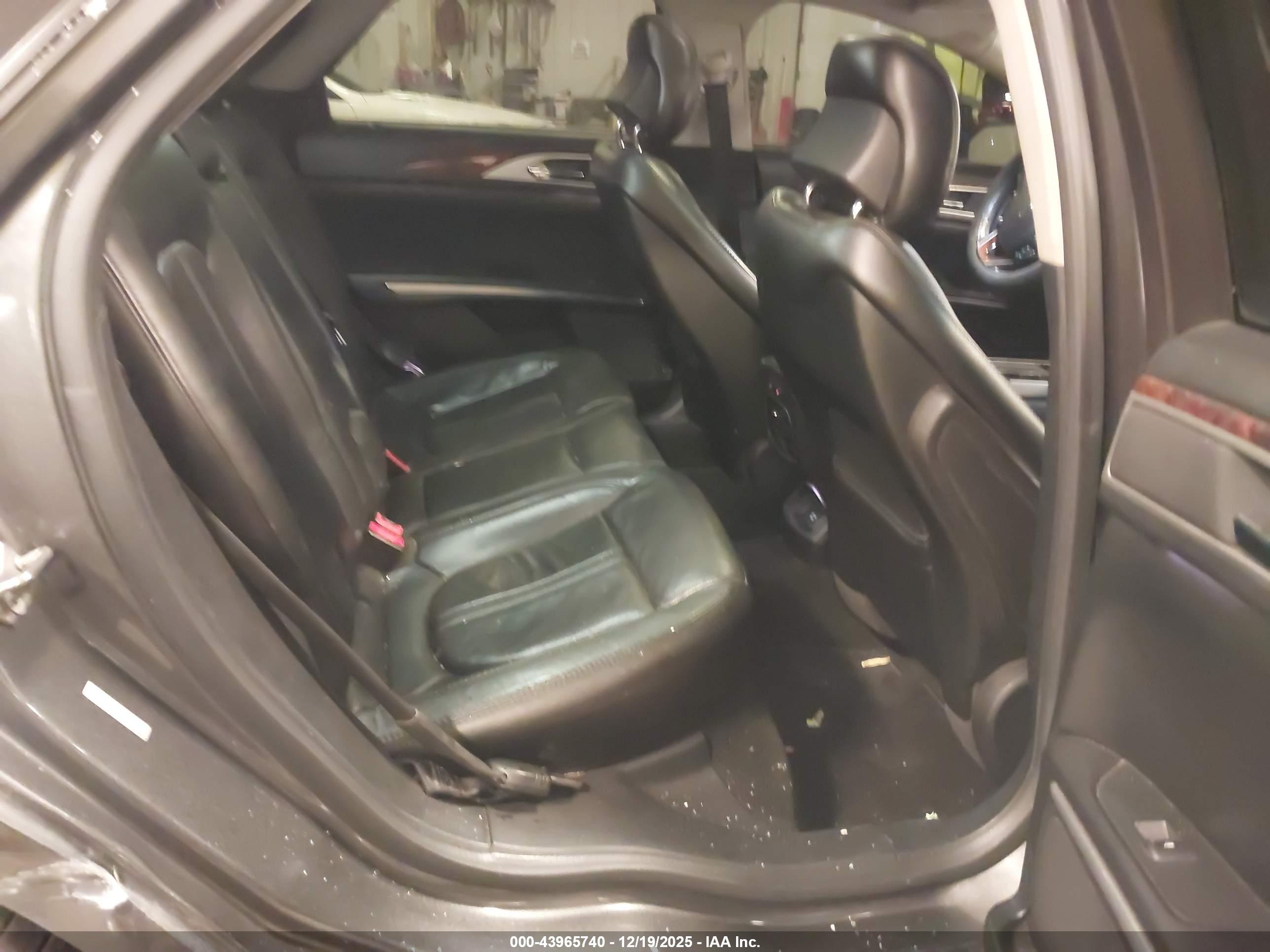 LINCOLN MKZ image 8