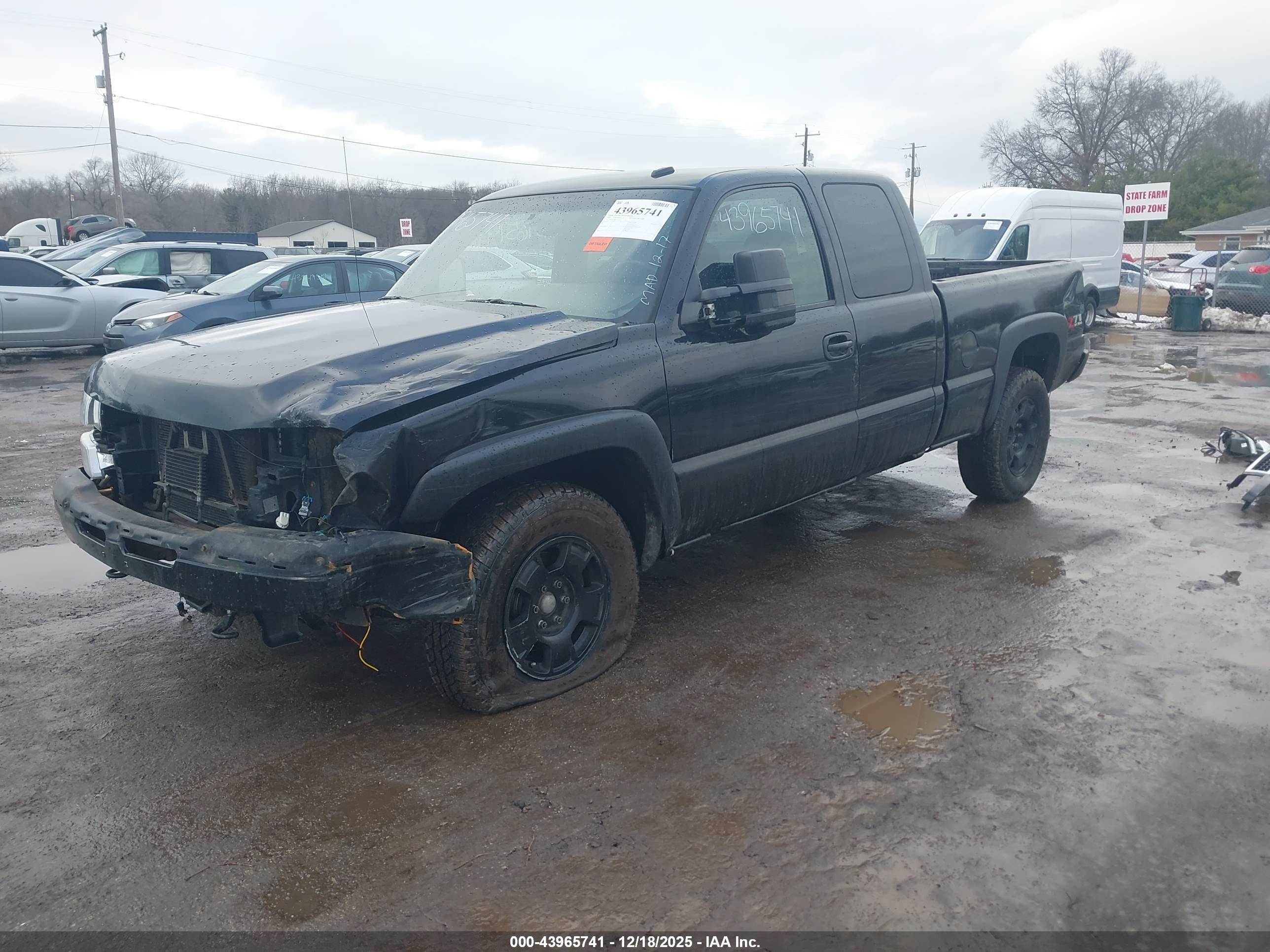 CHEVROLET SILVERADO image 2