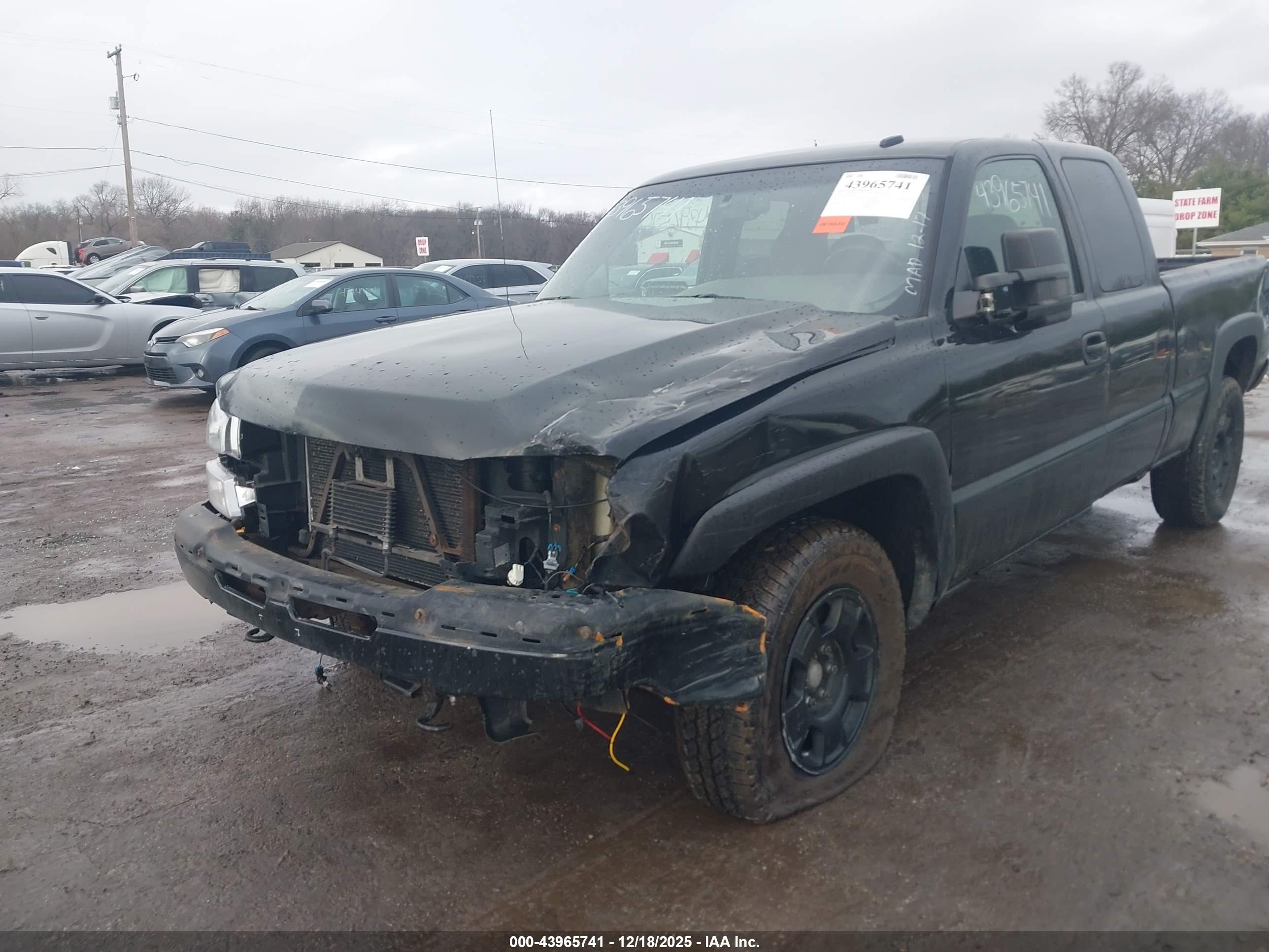 CHEVROLET SILVERADO image 6
