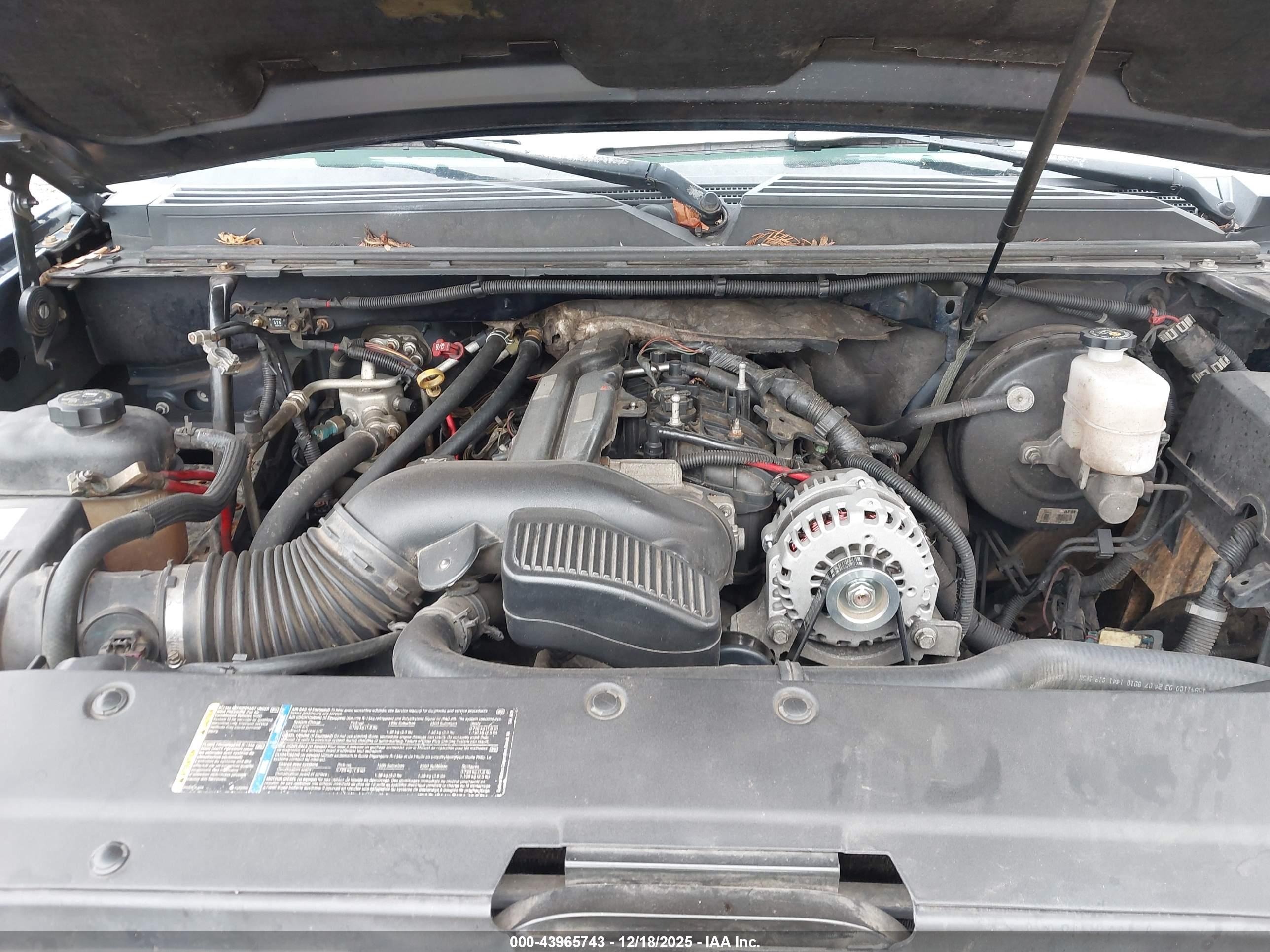 CHEVROLET TAHOE image 10