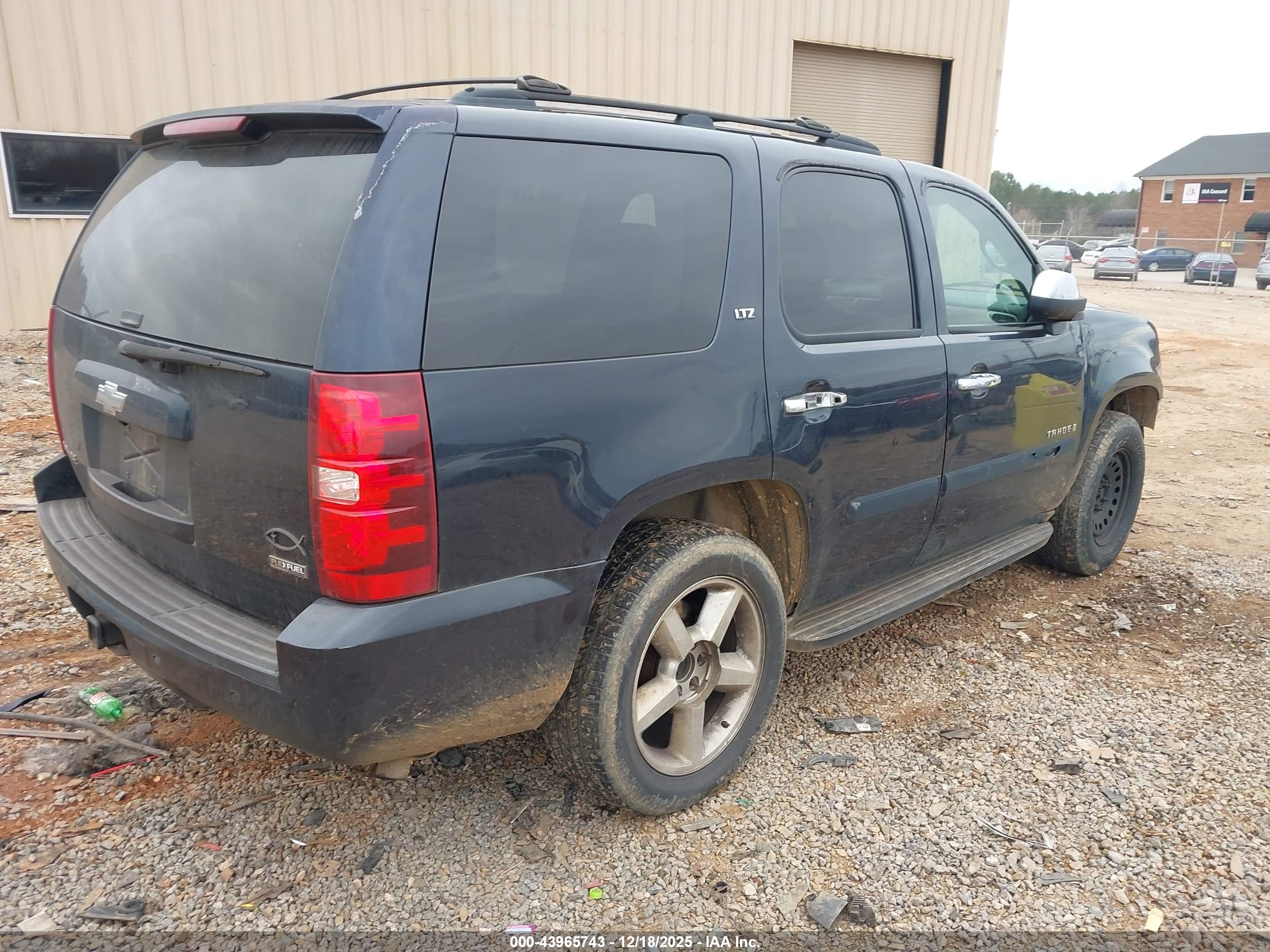 CHEVROLET TAHOE image 4