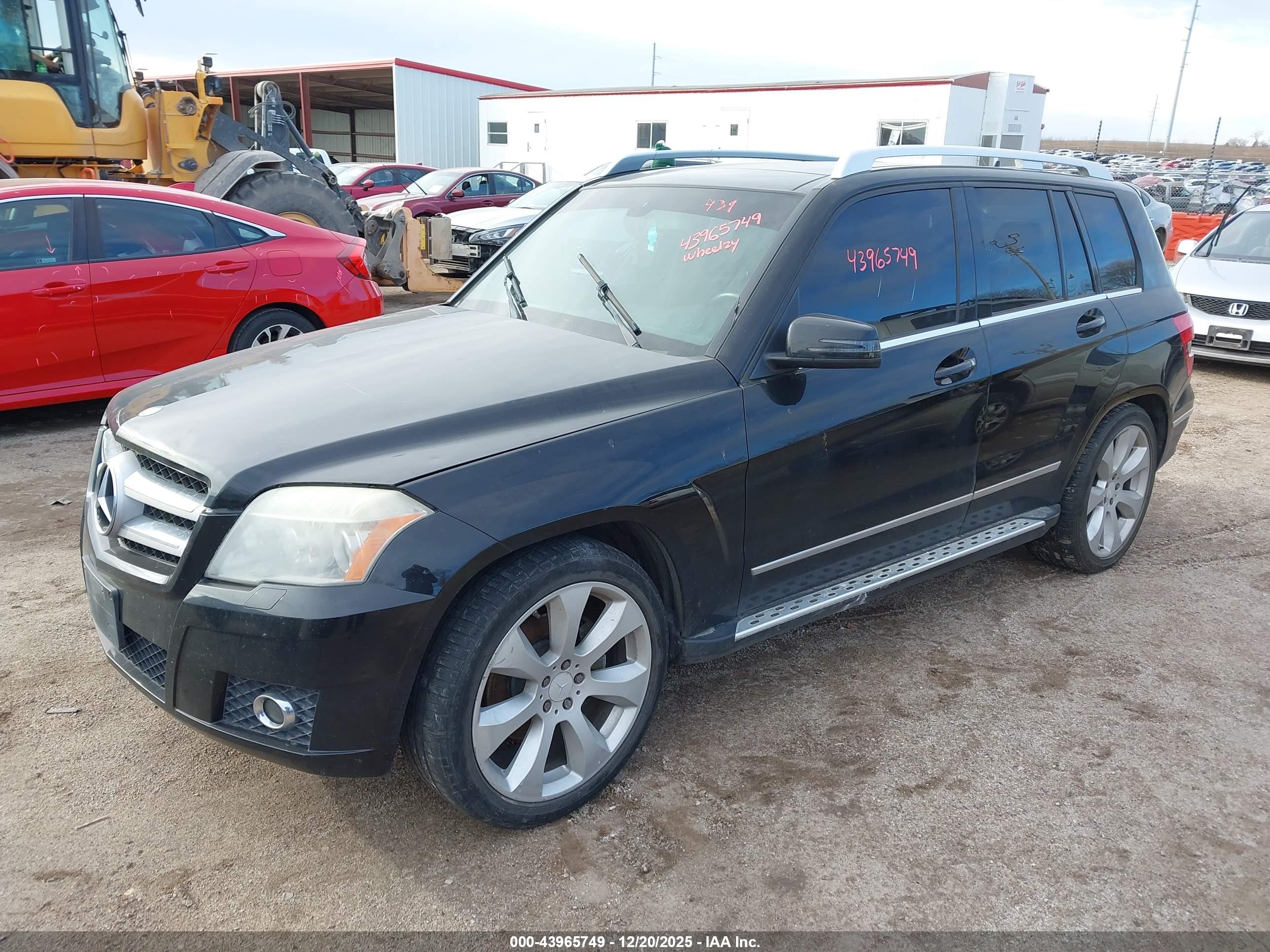 MERCEDES-BENZ GLK image 2