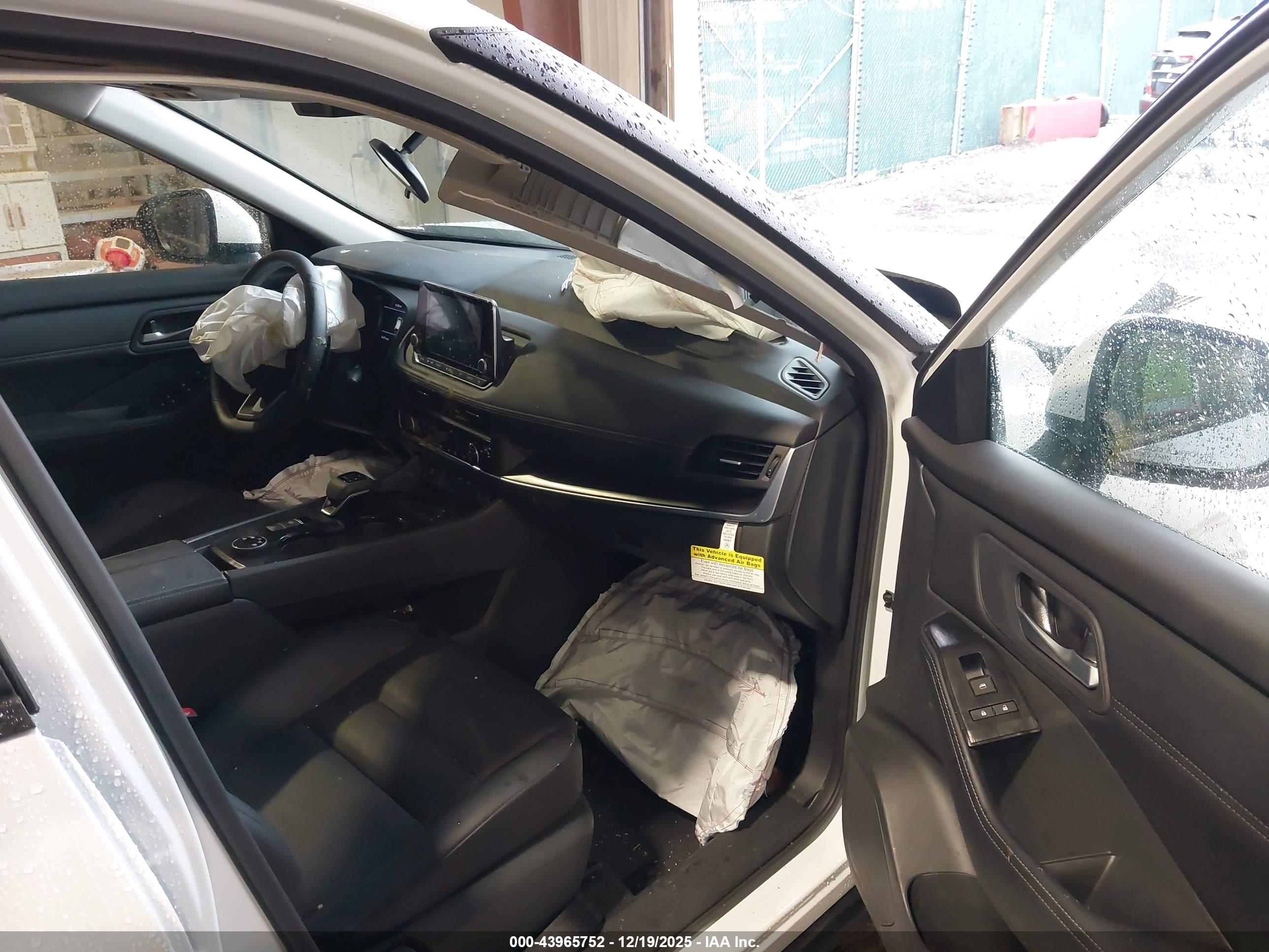 NISSAN ROGUE image 5