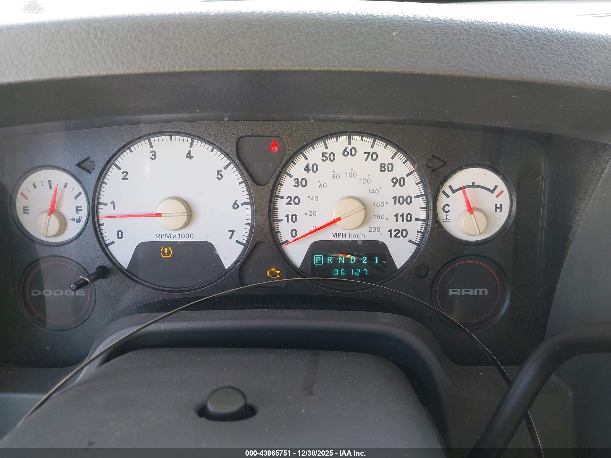 DODGE RAM image 7