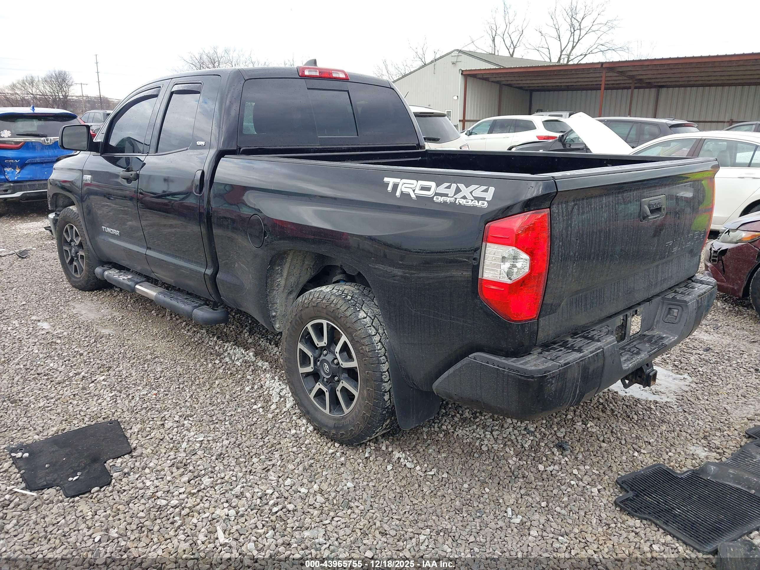 TOYOTA TUNDRA image 3