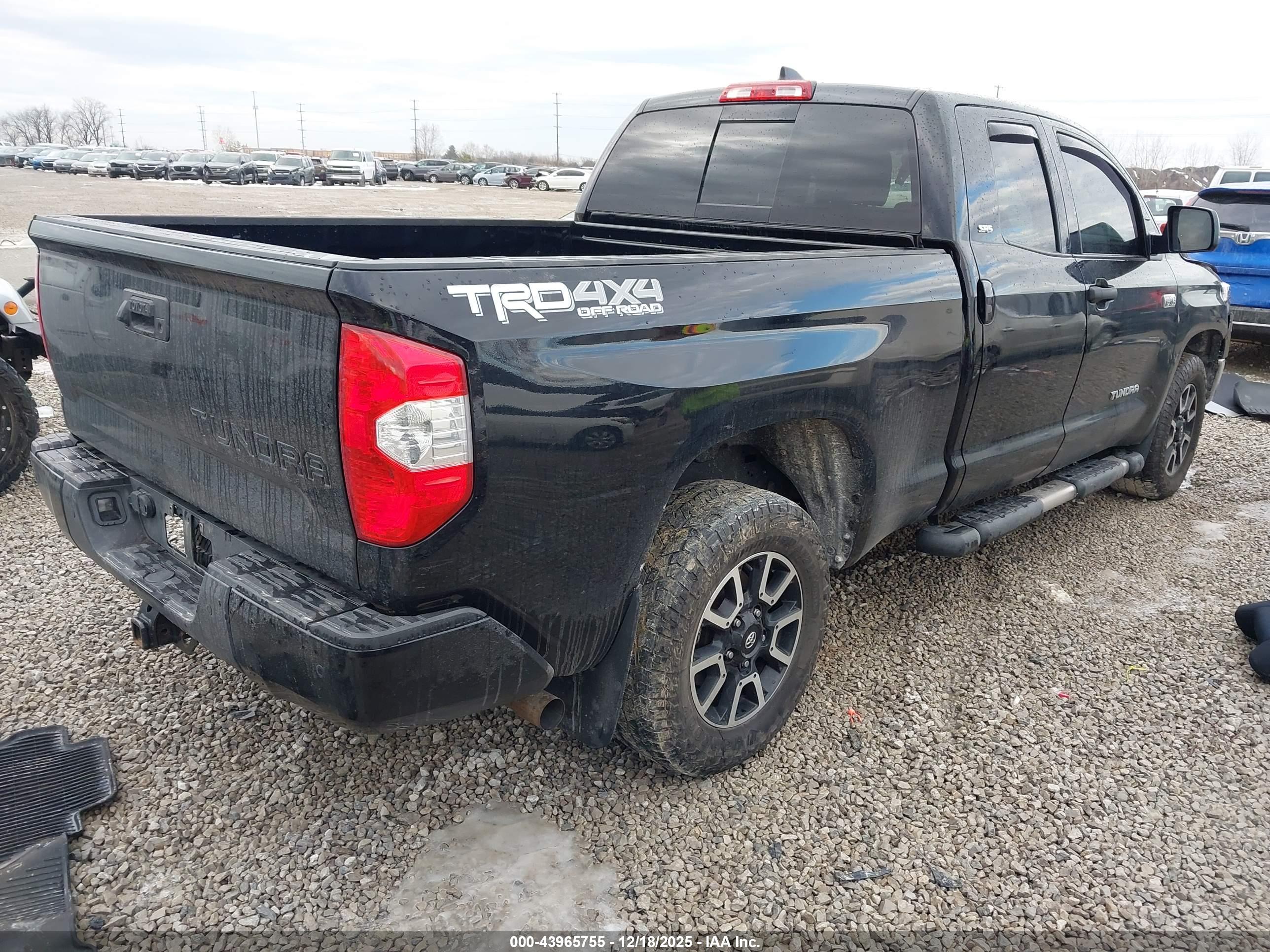 TOYOTA TUNDRA image 4