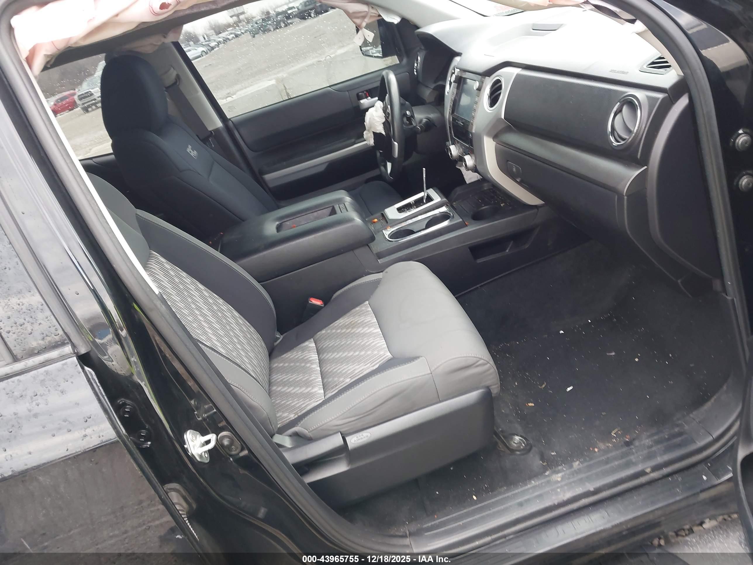 TOYOTA TUNDRA image 5