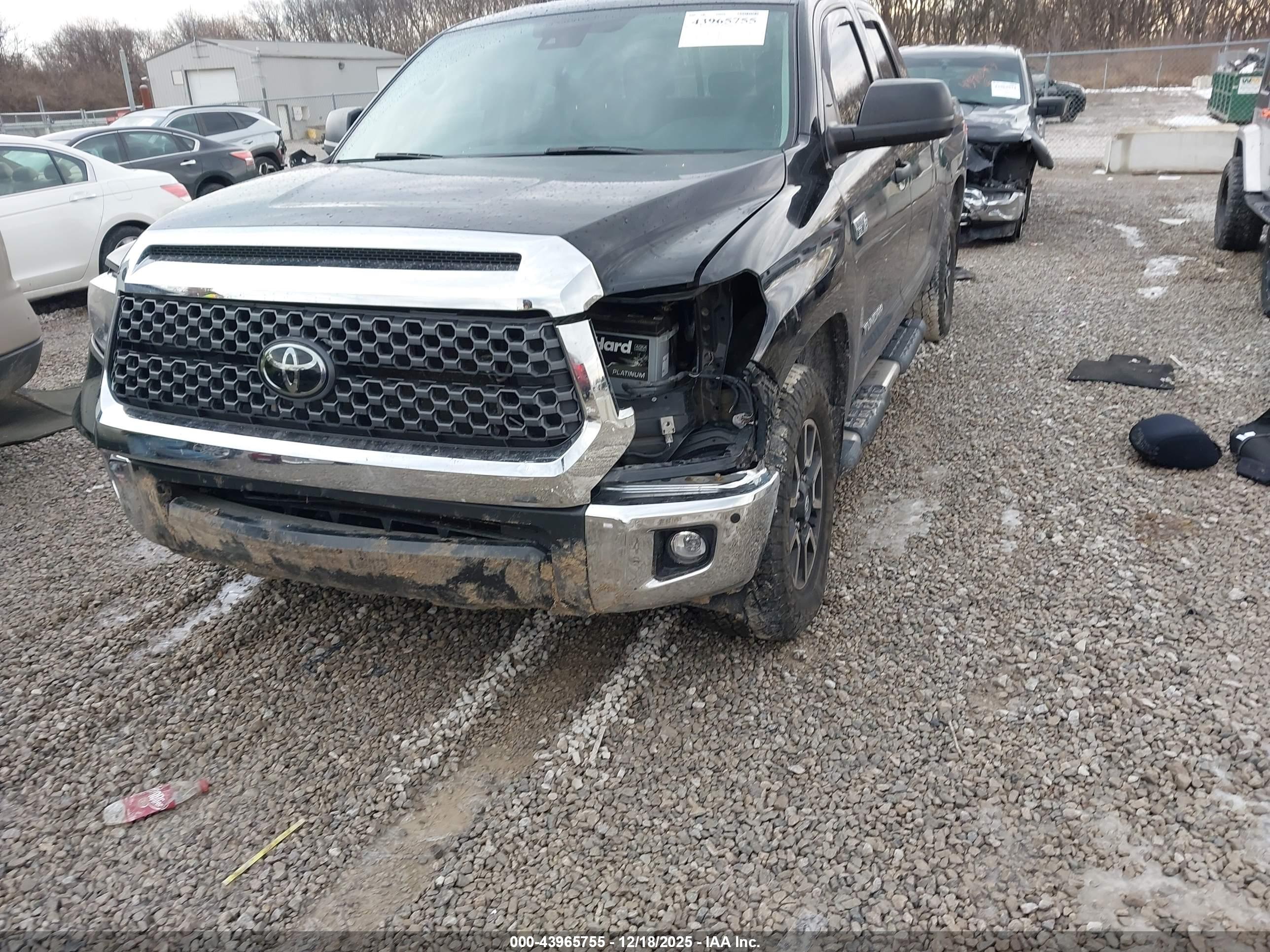 TOYOTA TUNDRA image 6