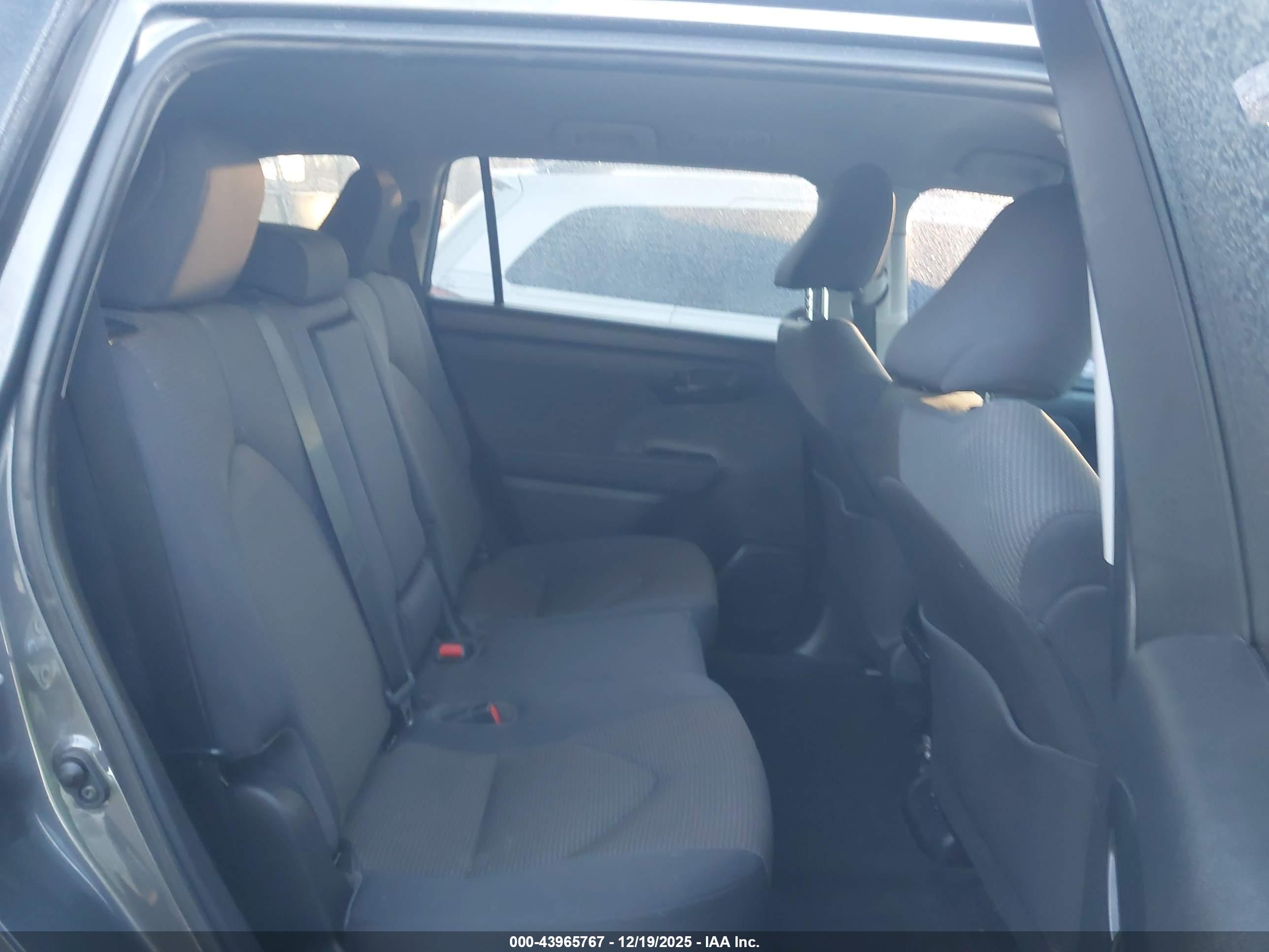 TOYOTA HIGHLANDER image 8
