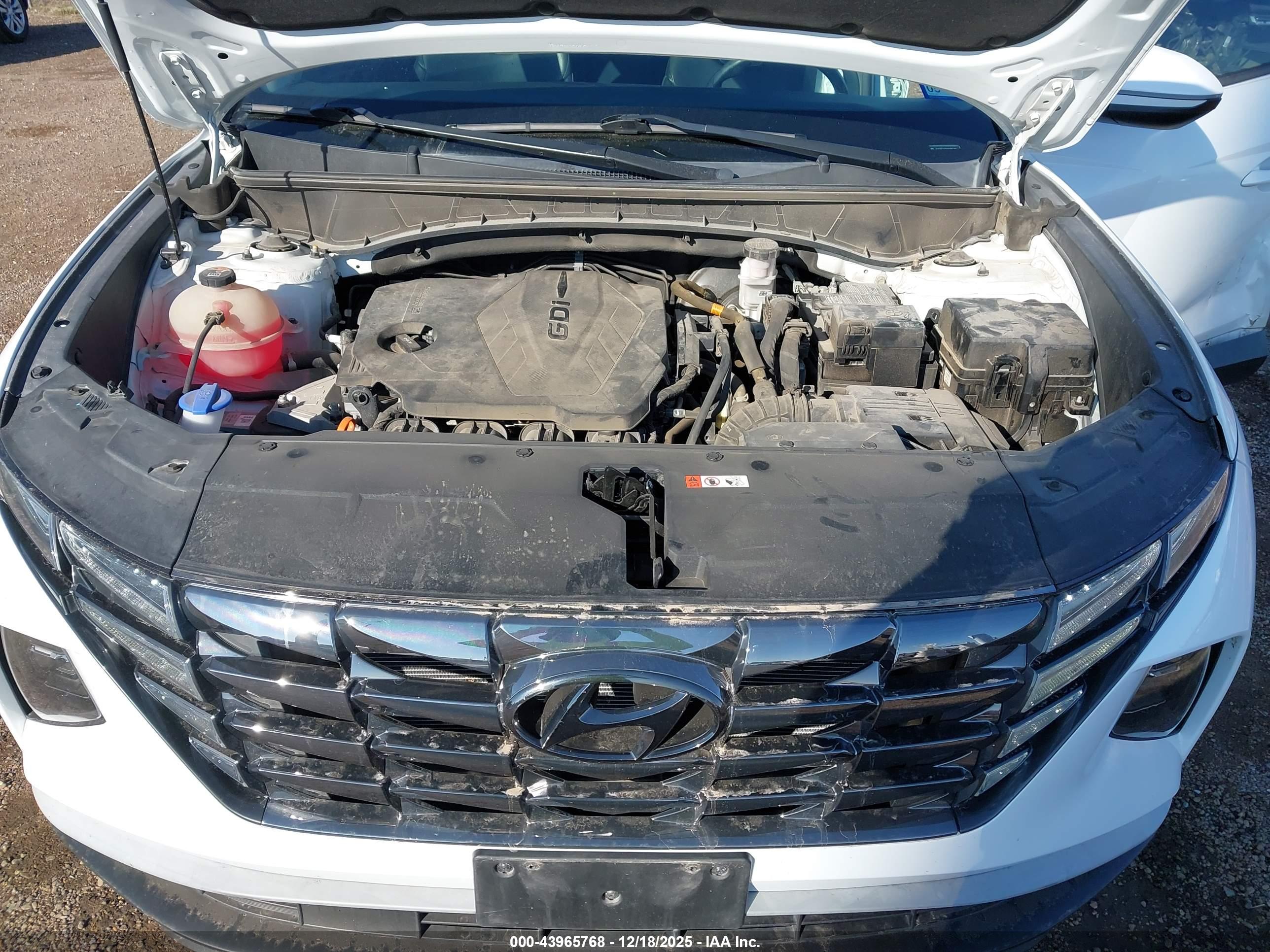 HYUNDAI TUCSON image 10