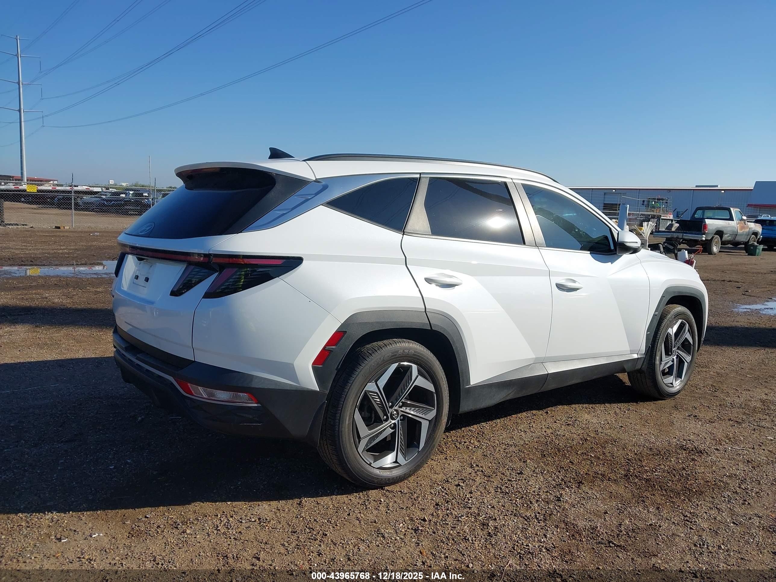 HYUNDAI TUCSON image 4