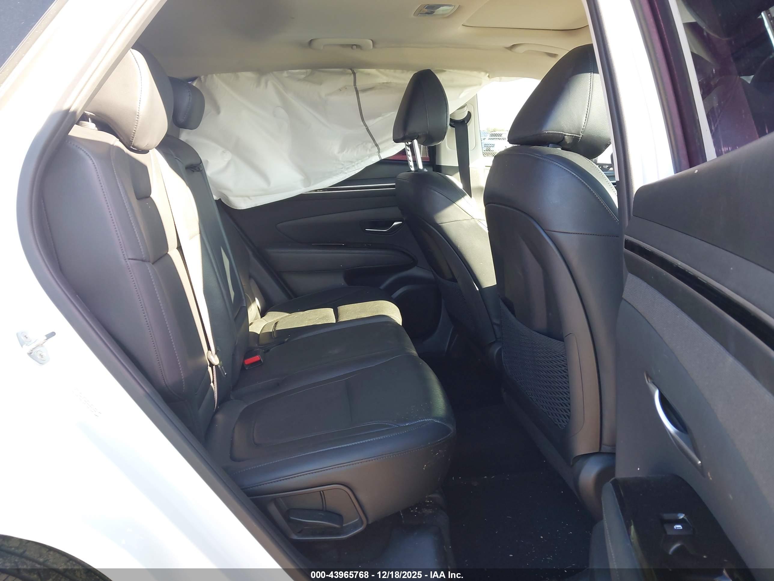 HYUNDAI TUCSON image 8