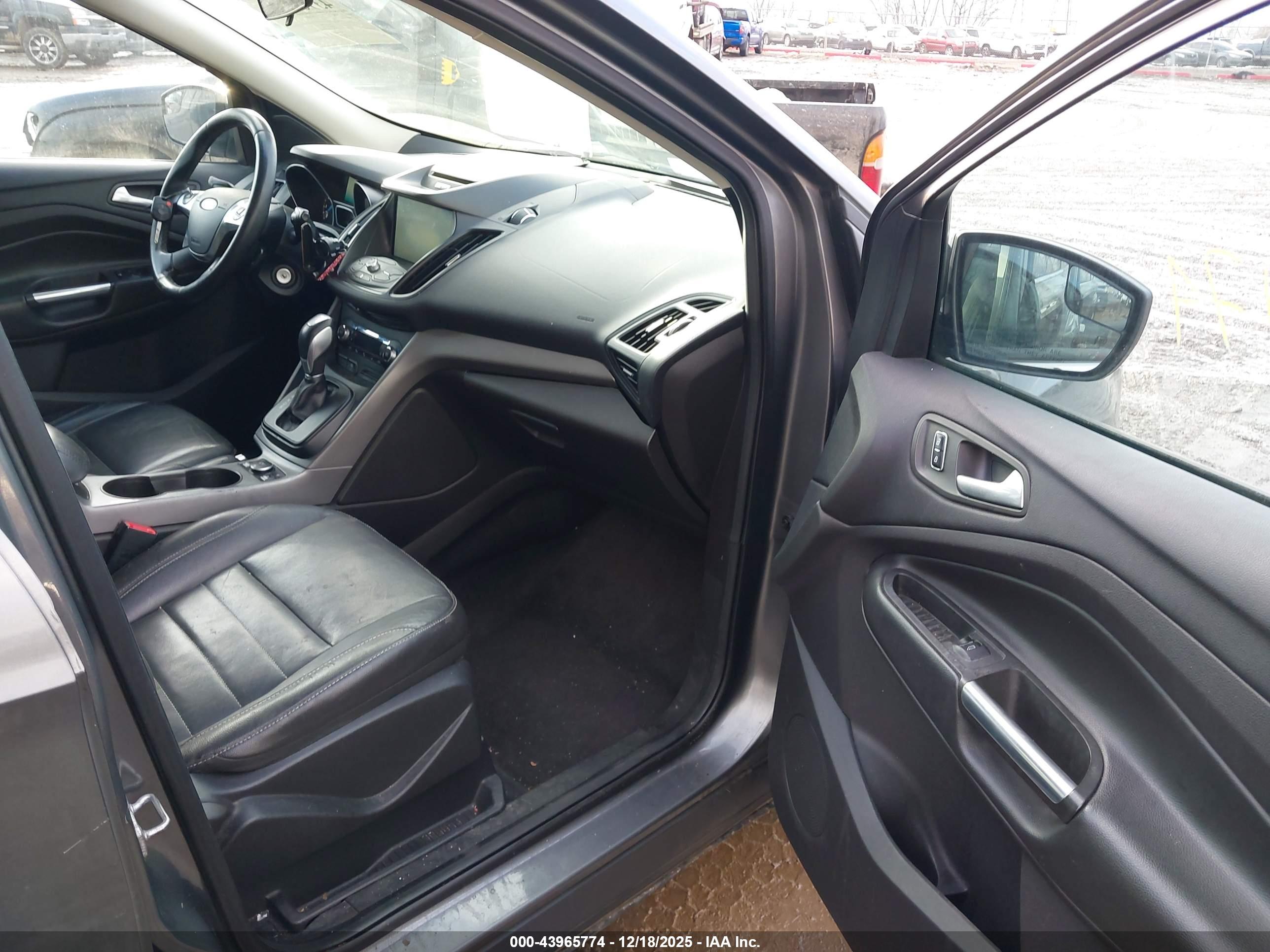 FORD ESCAPE image 5