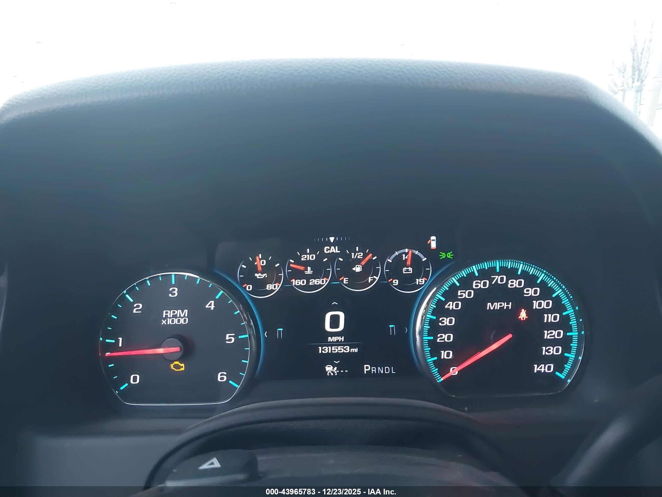 CHEVROLET SUBURBAN image 7