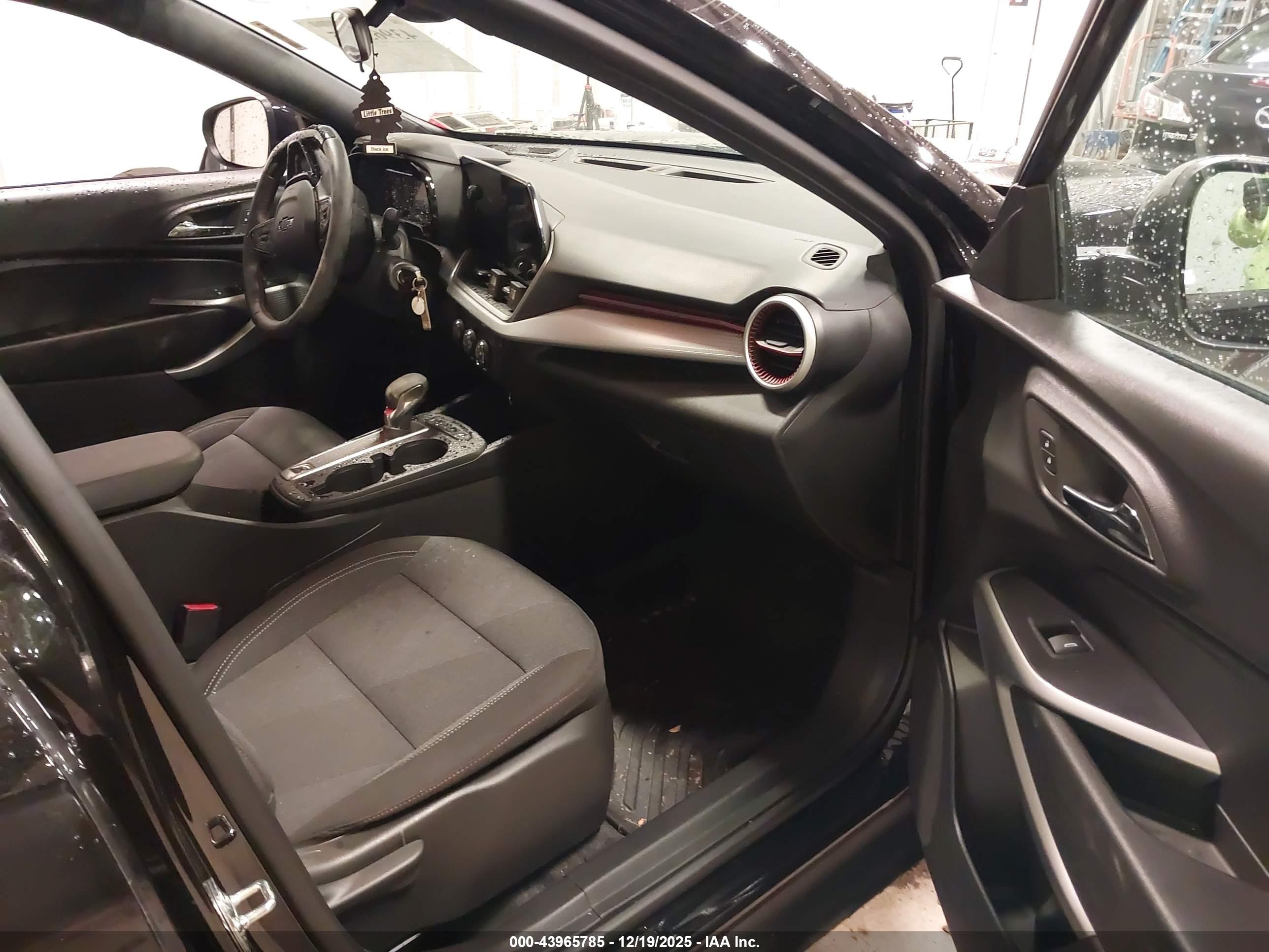 CHEVROLET TRAX image 5