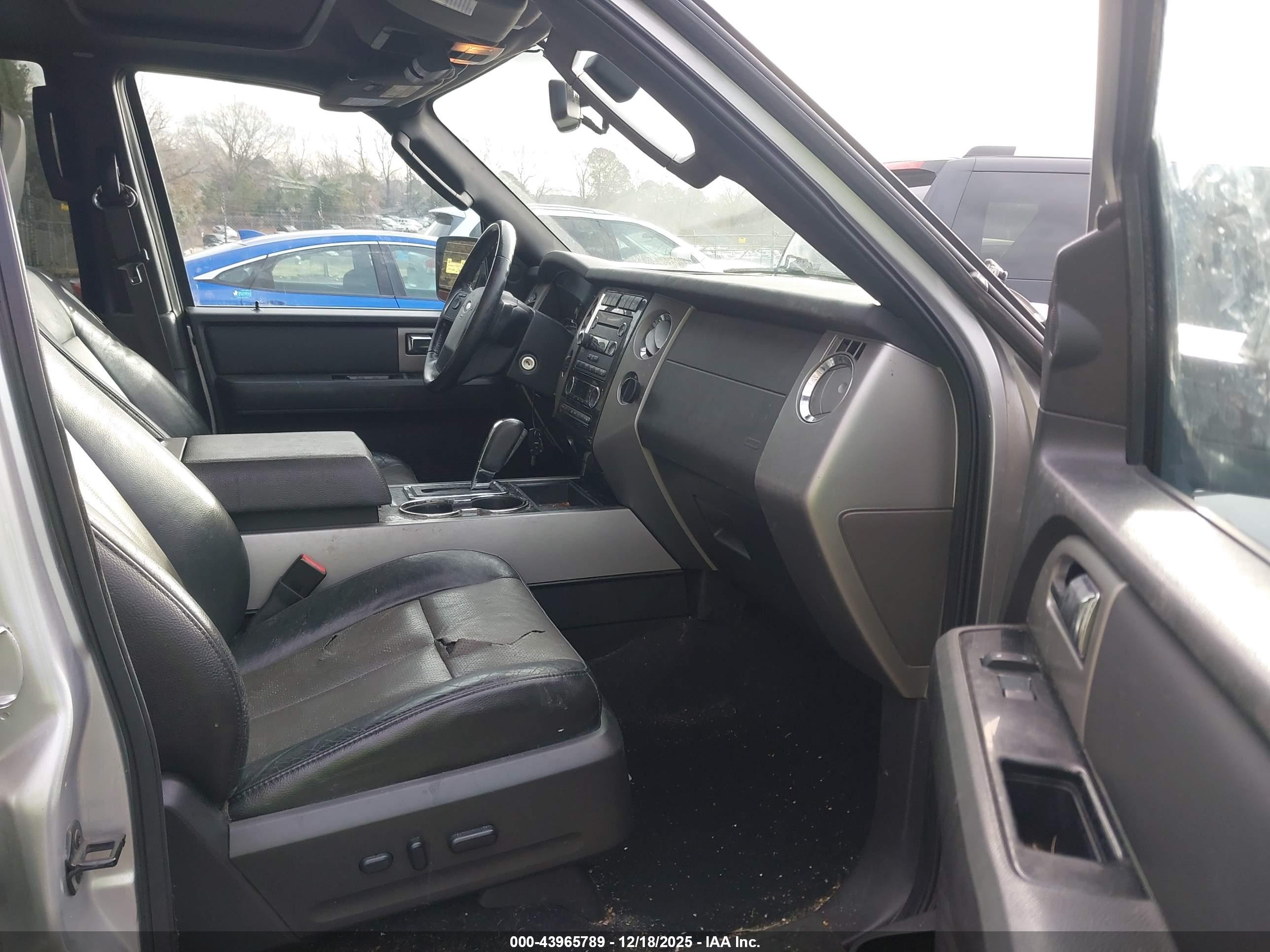 FORD EXPEDITION image 5