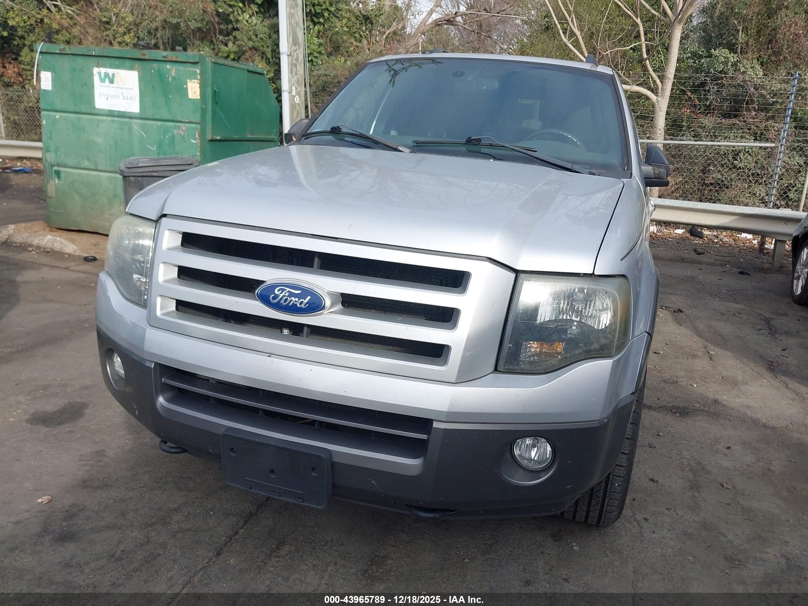 FORD EXPEDITION image 6