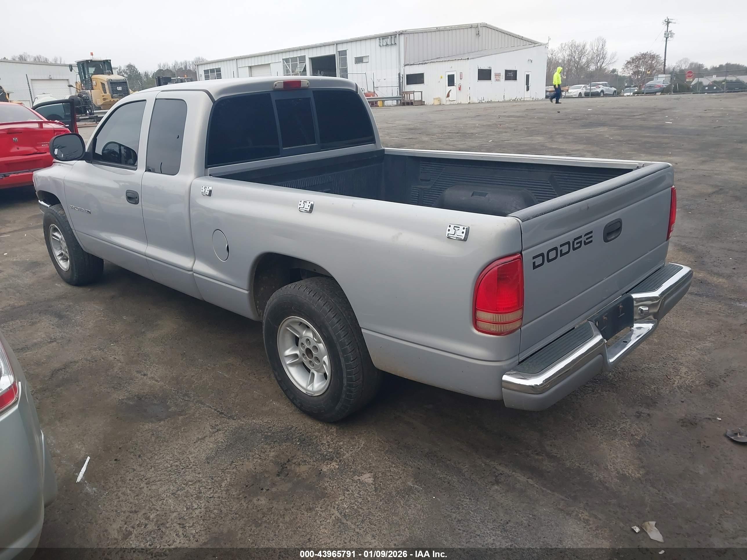 DODGE DAKOTA image 3
