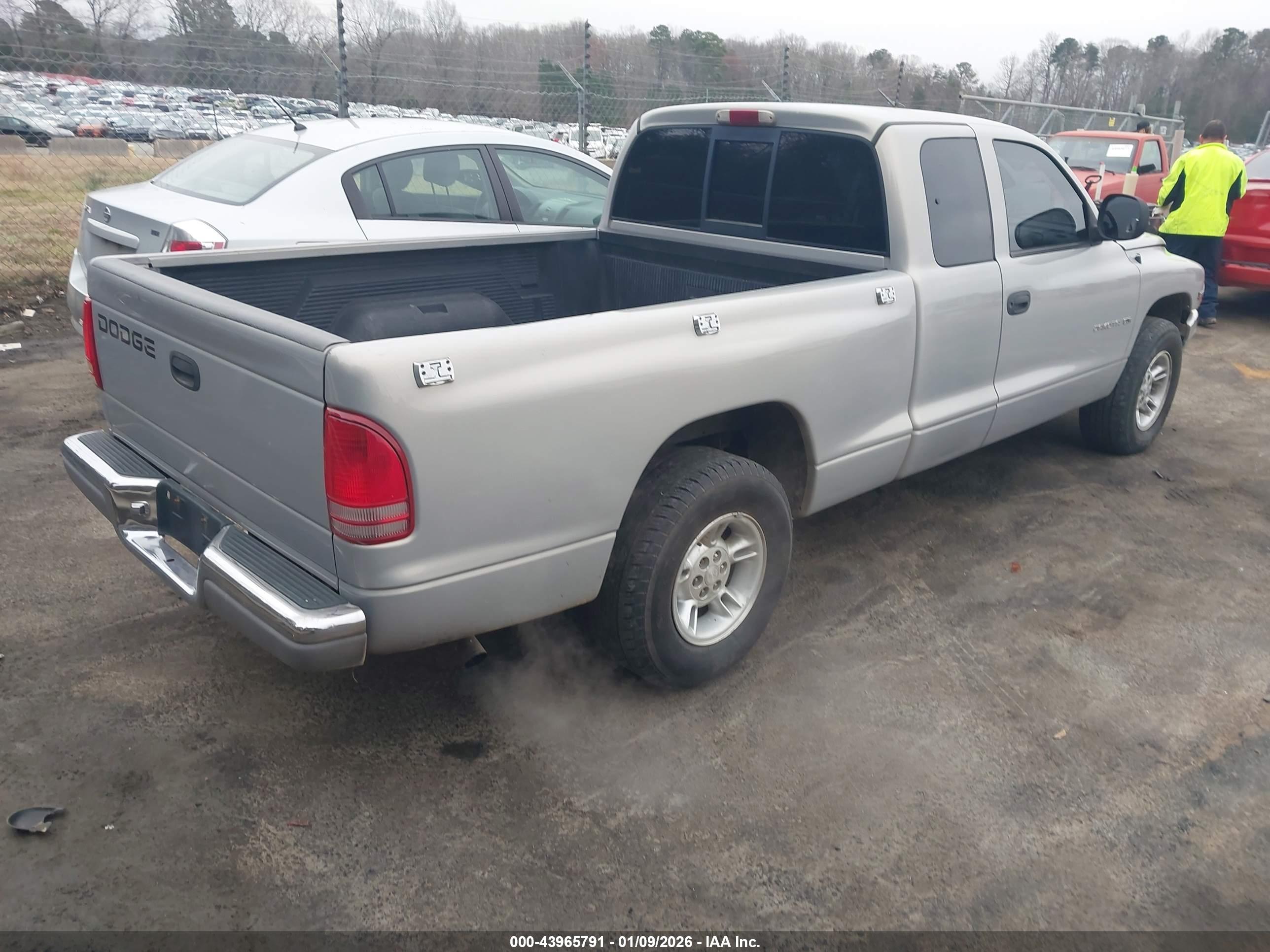 DODGE DAKOTA image 4