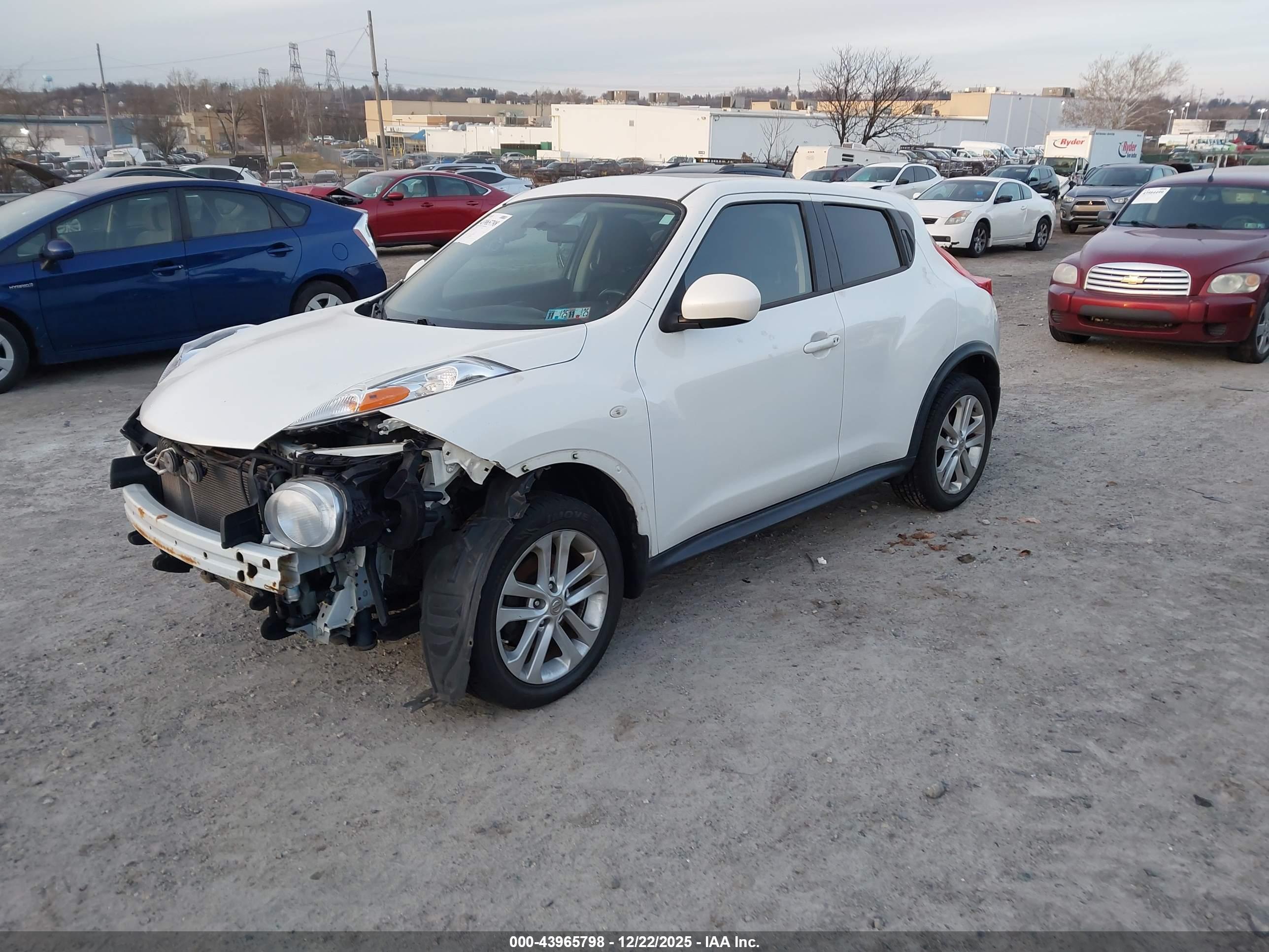 NISSAN JUKE image 2
