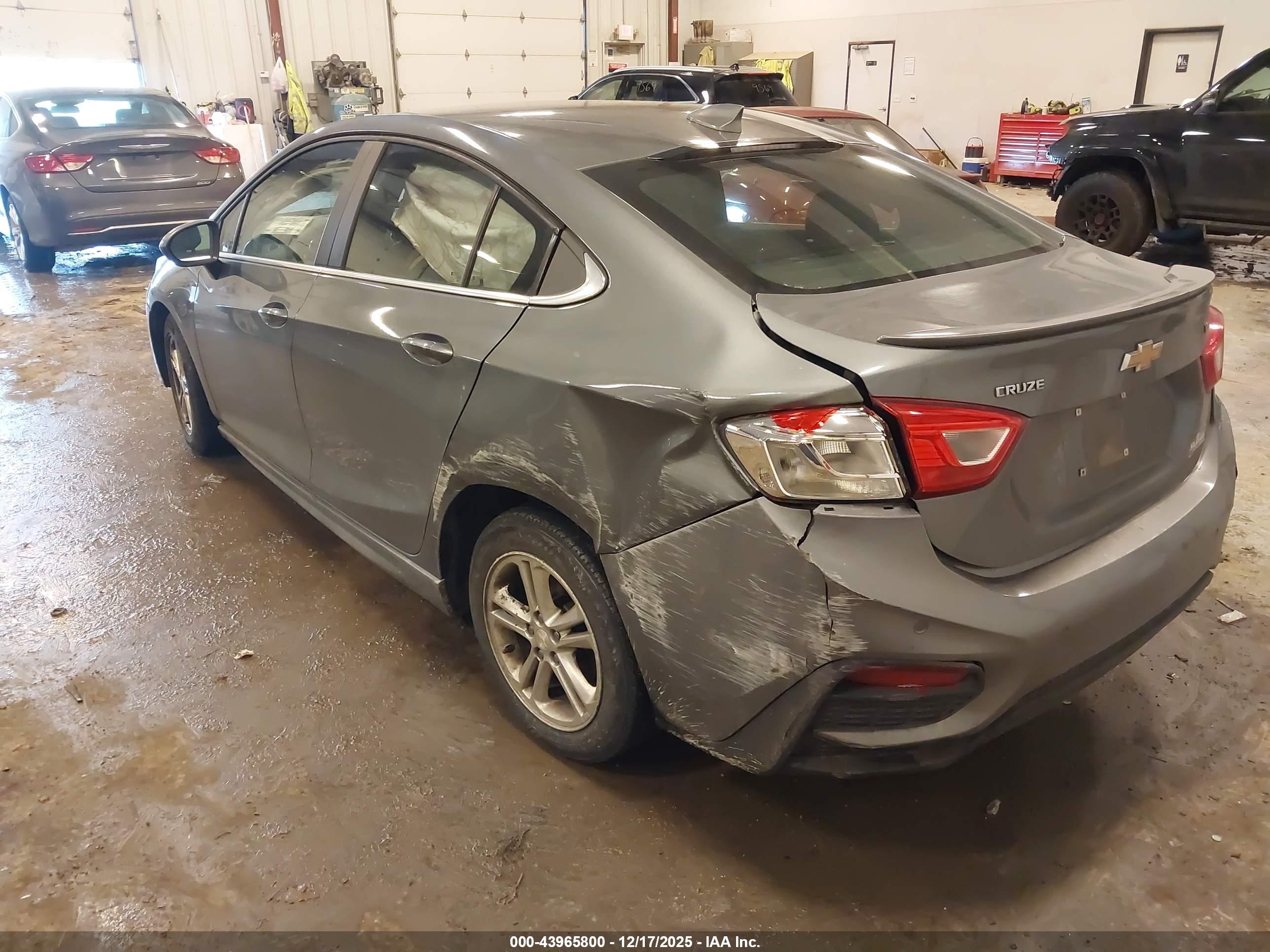CHEVROLET CRUZE image 3