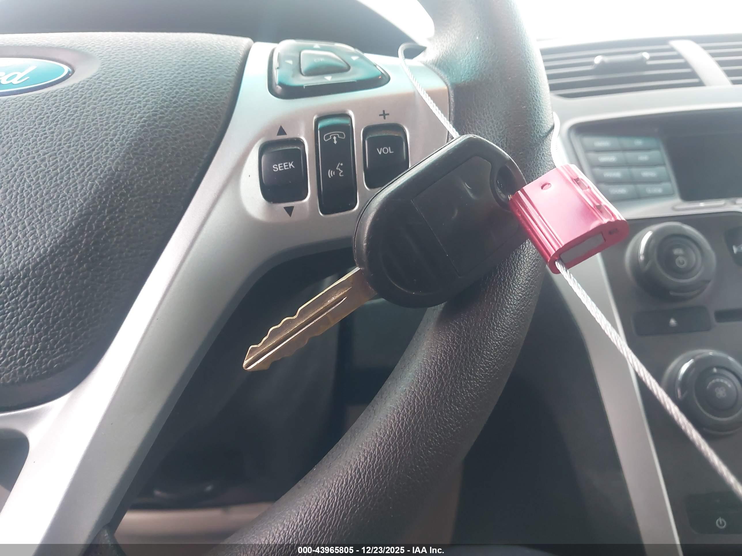 FORD EXPLORER image 11