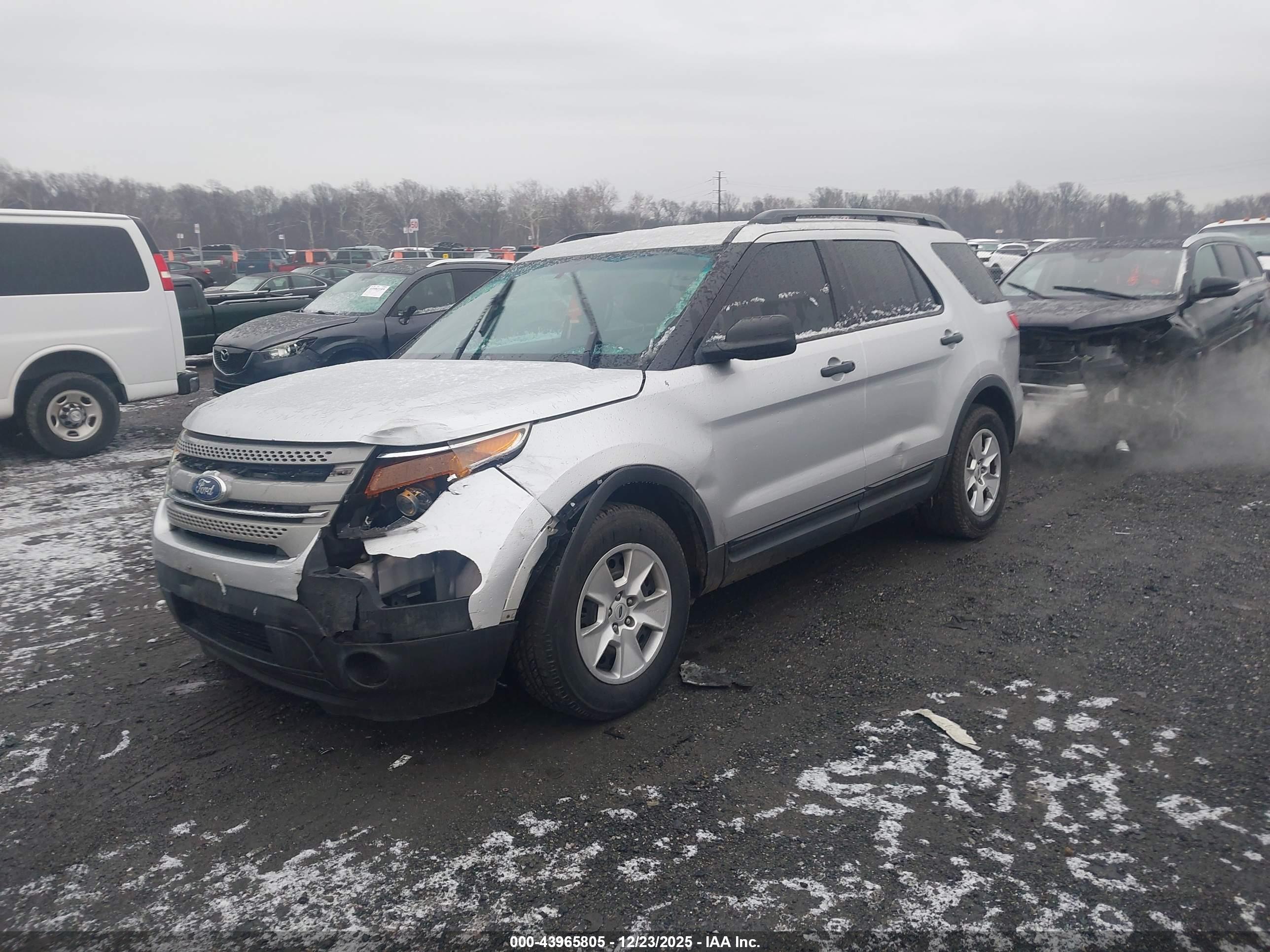FORD EXPLORER image 2