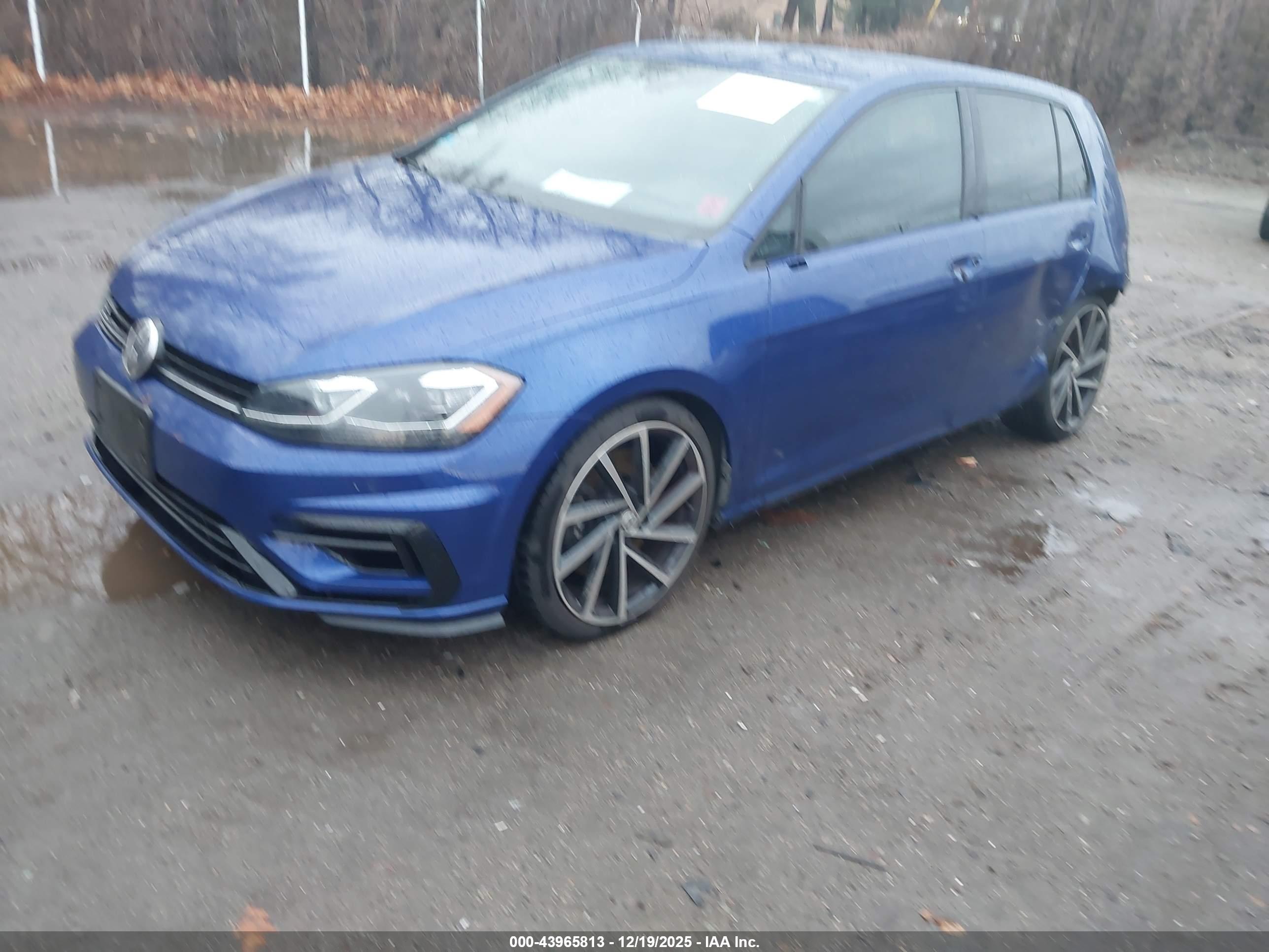 VOLKSWAGEN GOLF image 2
