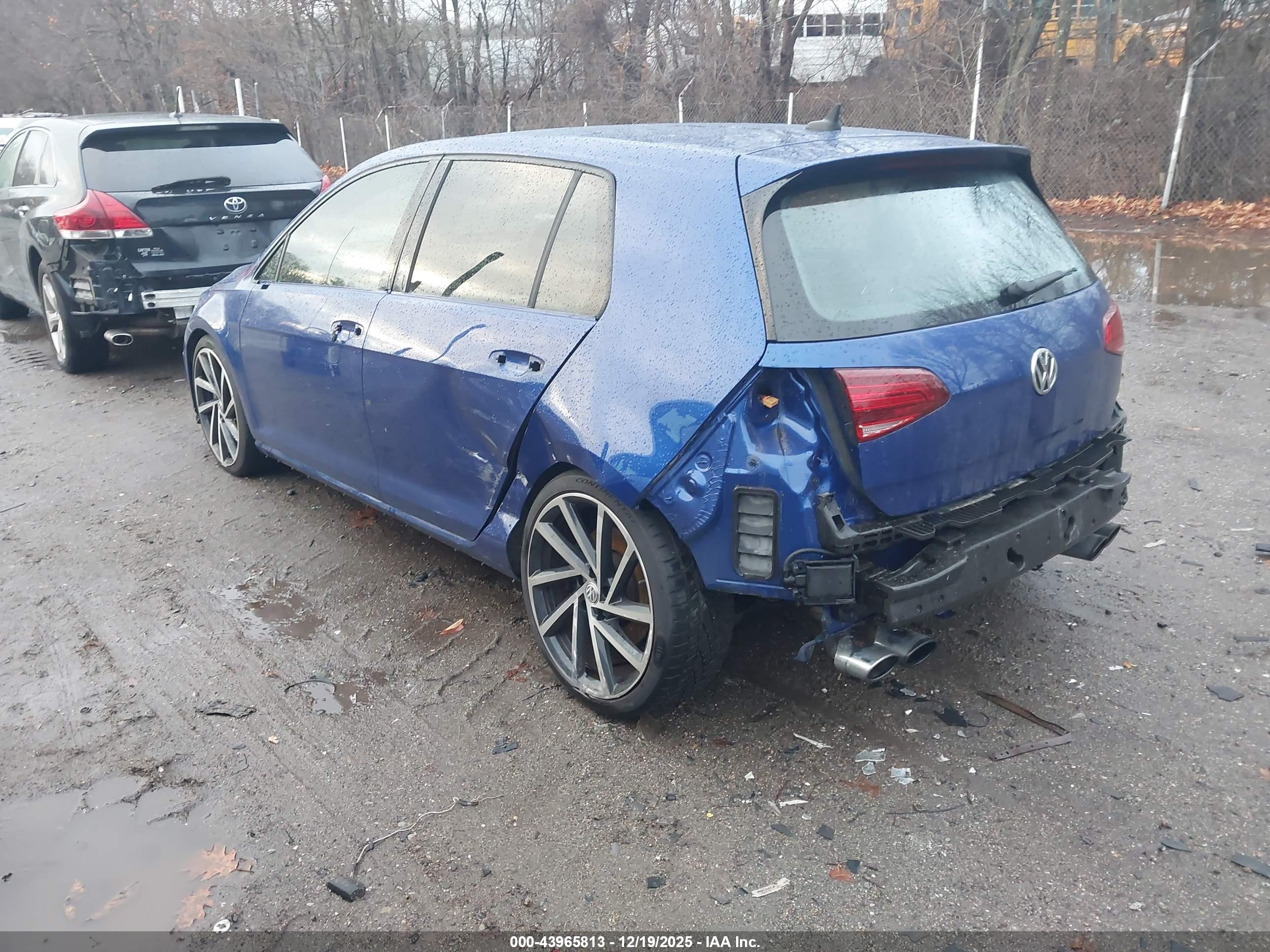VOLKSWAGEN GOLF image 3