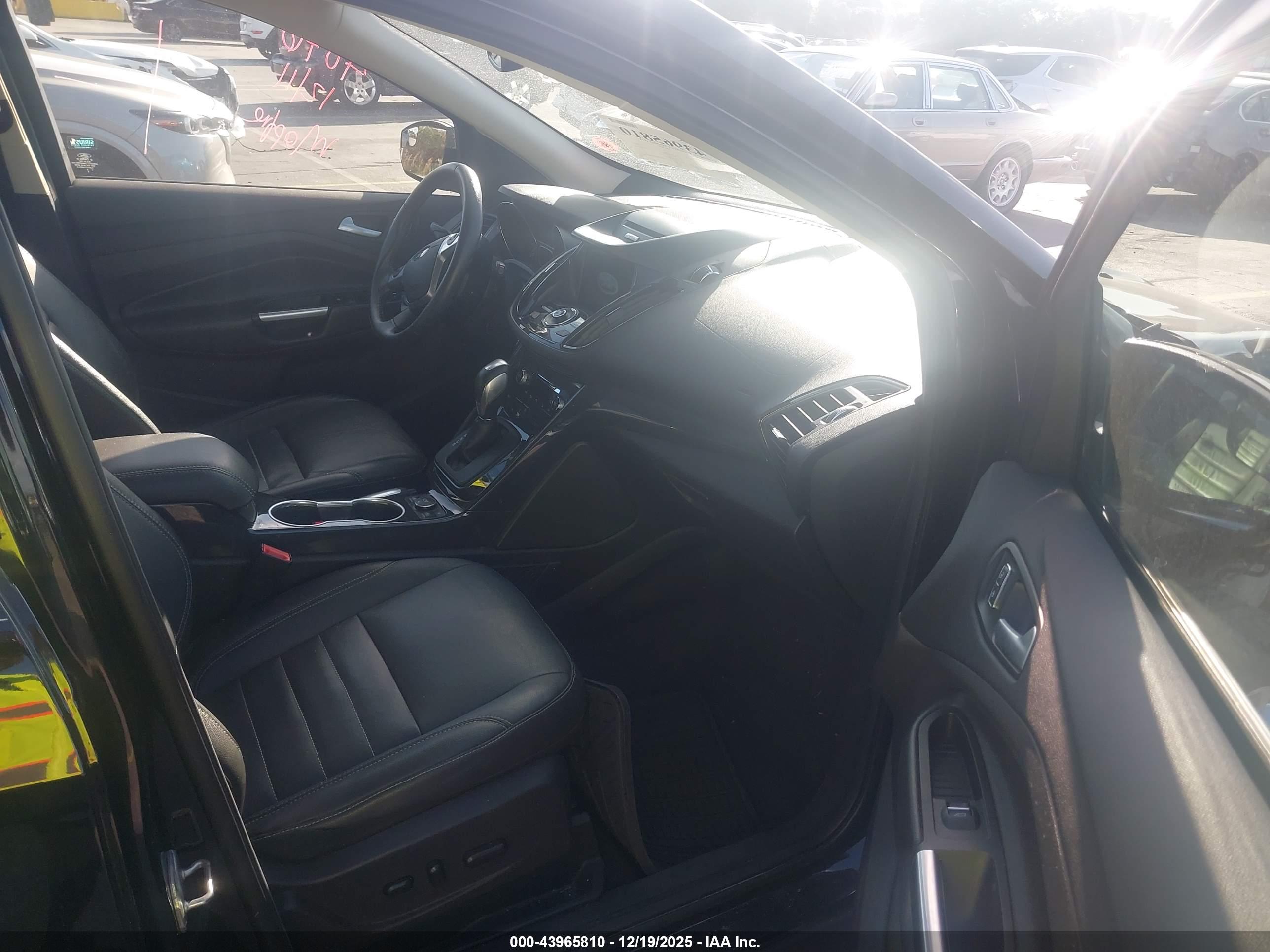 FORD ESCAPE image 5