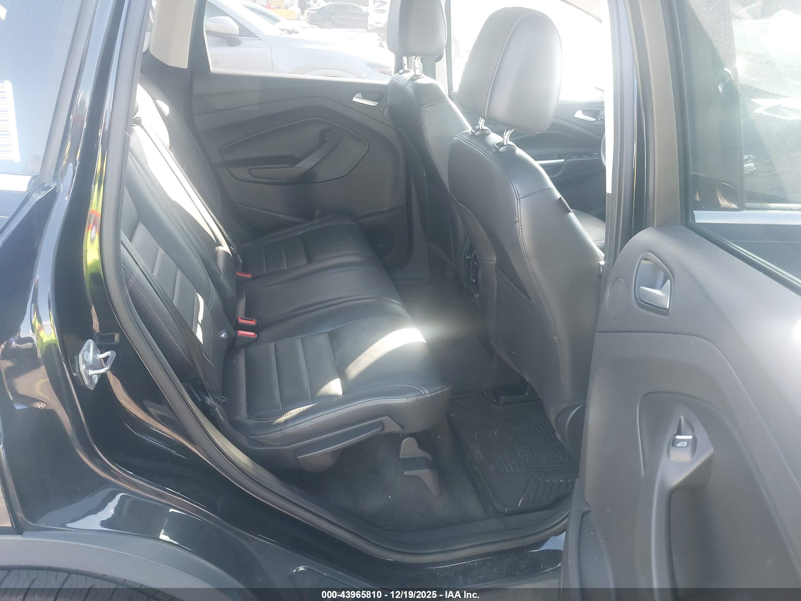 FORD ESCAPE image 8