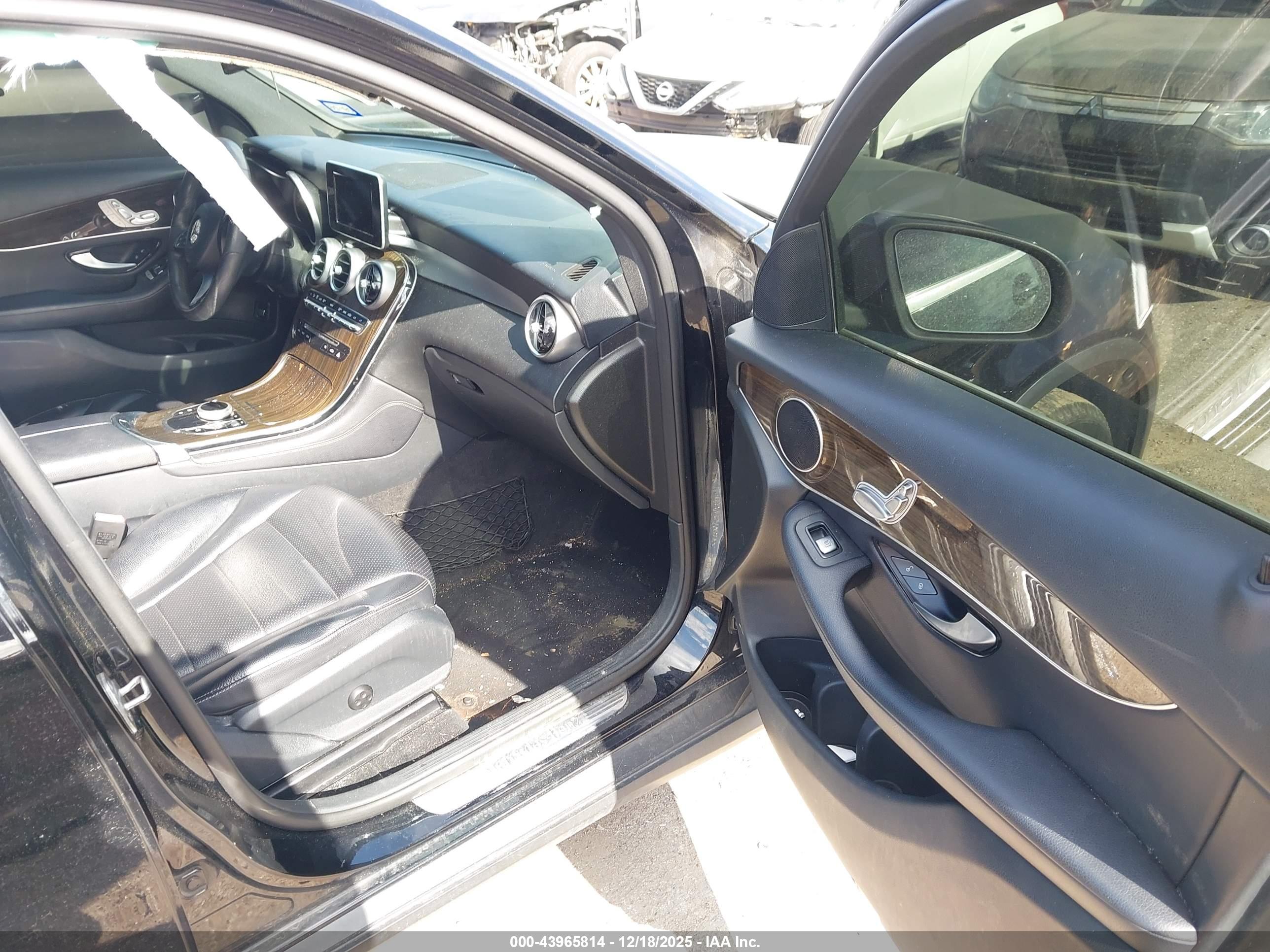 MERCEDES-BENZ GLC image 5
