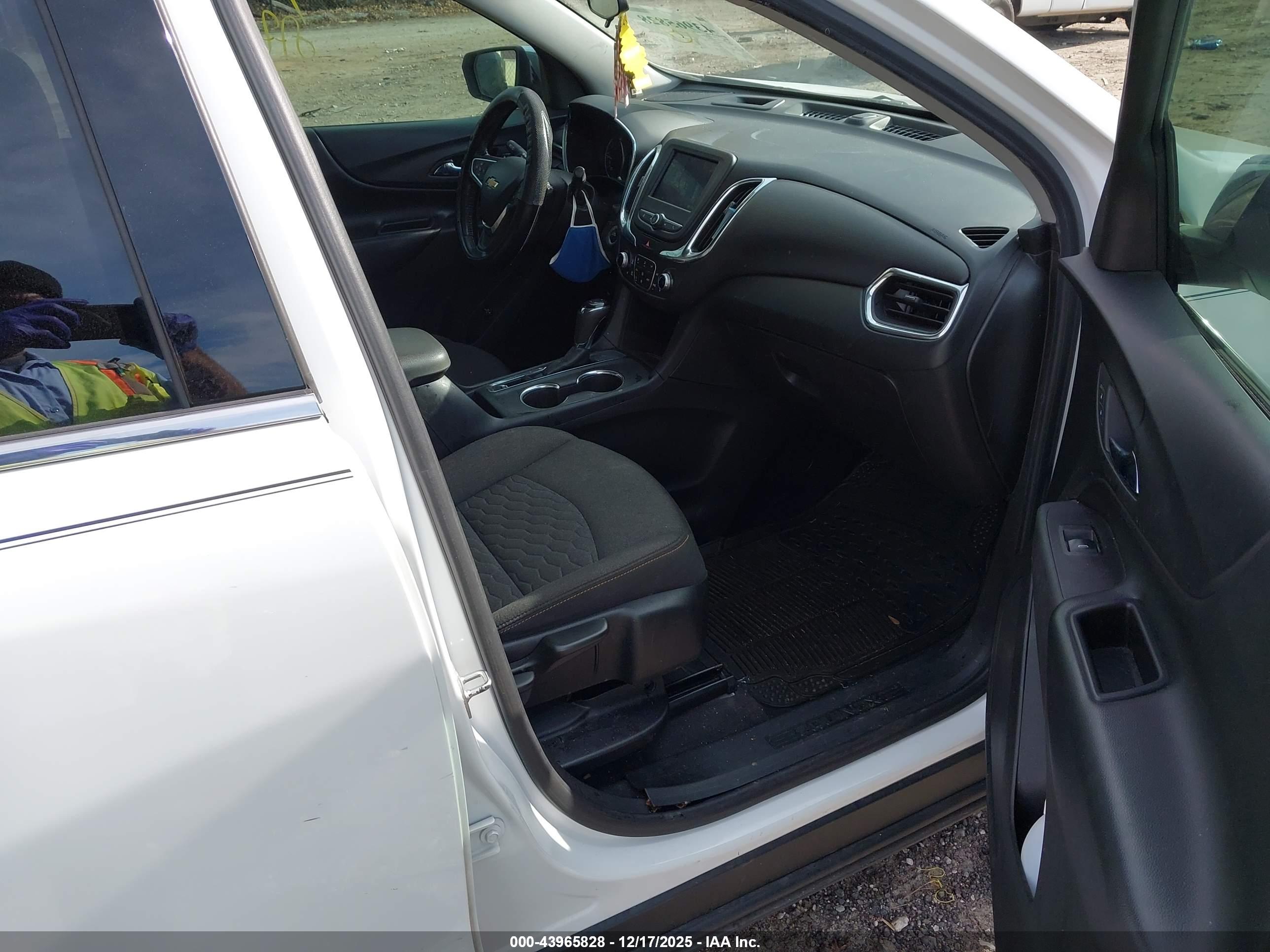 CHEVROLET EQUINOX image 5