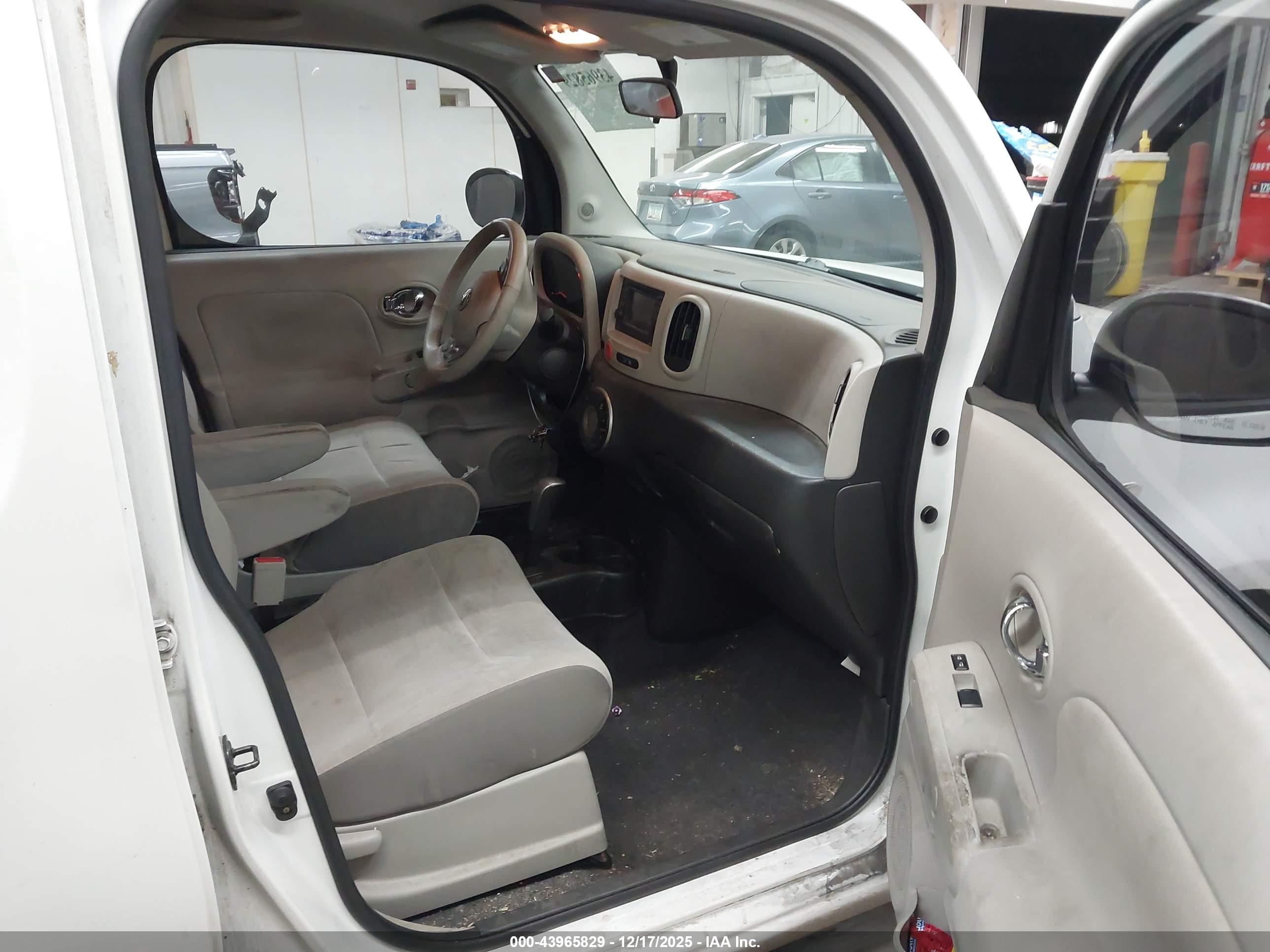 NISSAN CUBE image 5