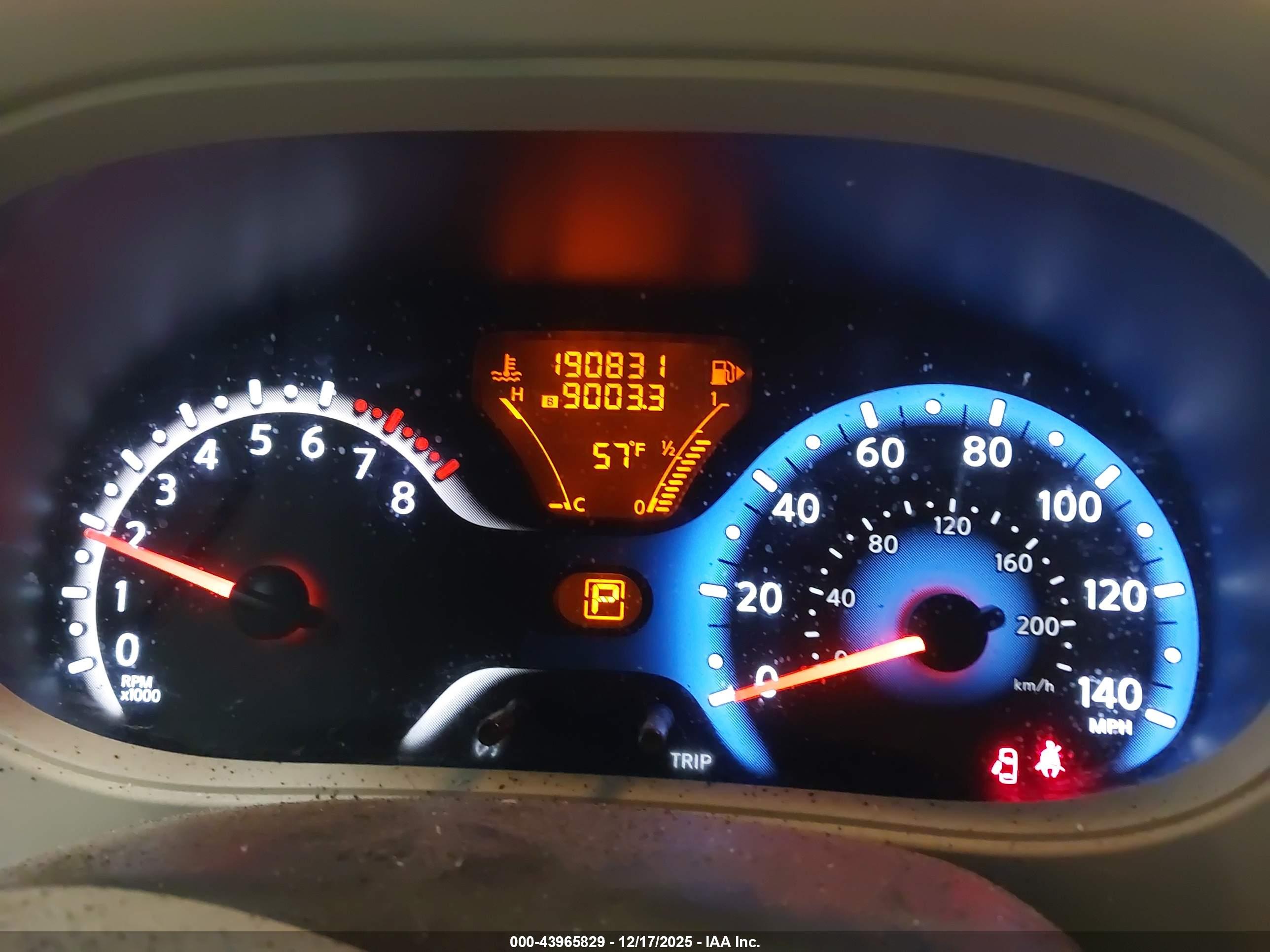 NISSAN CUBE image 7