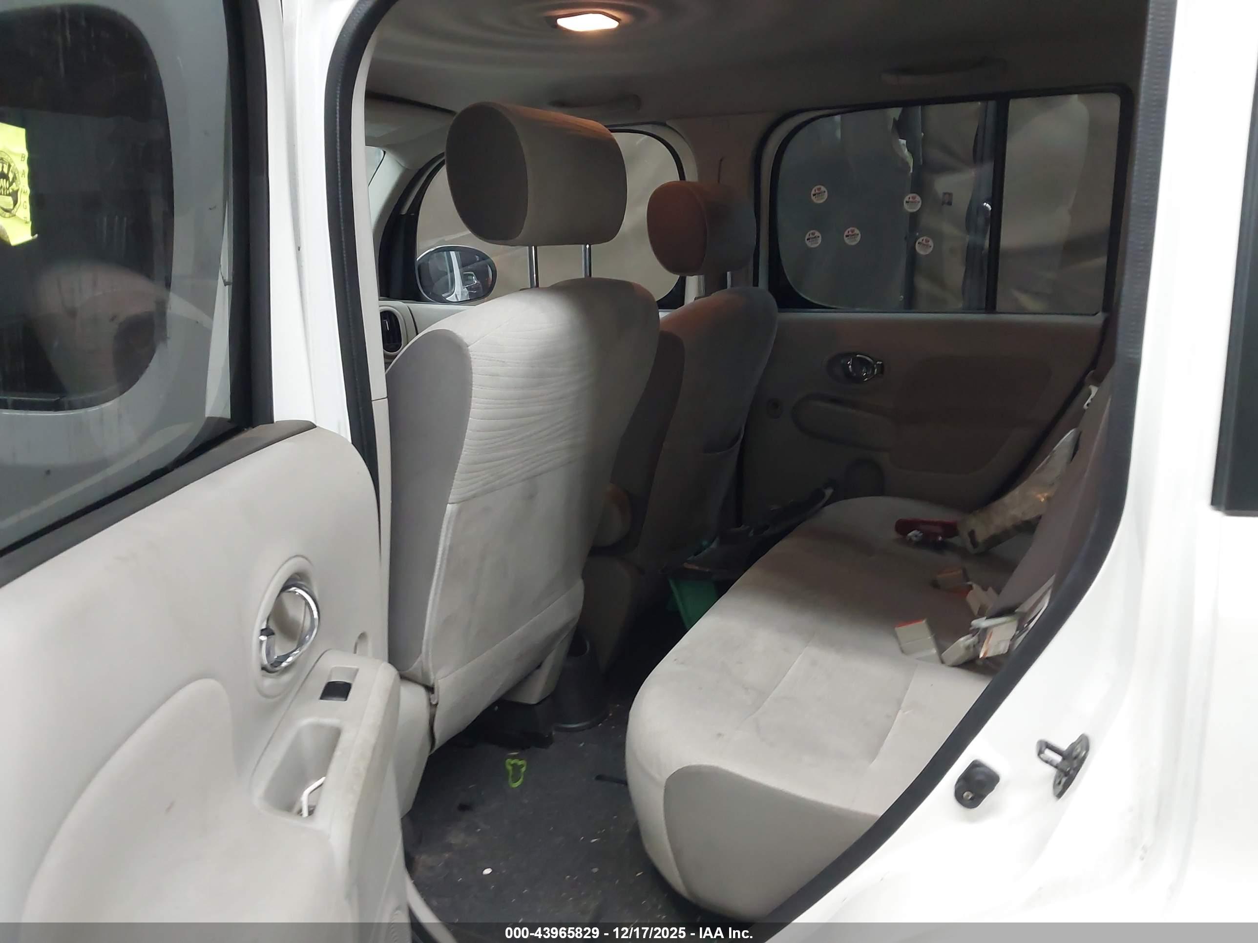 NISSAN CUBE image 8