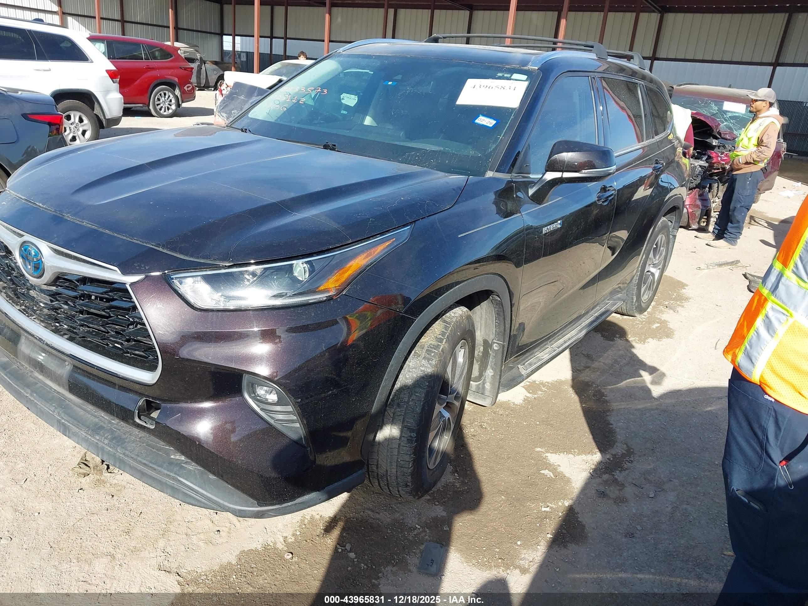 TOYOTA HIGHLANDER image 2