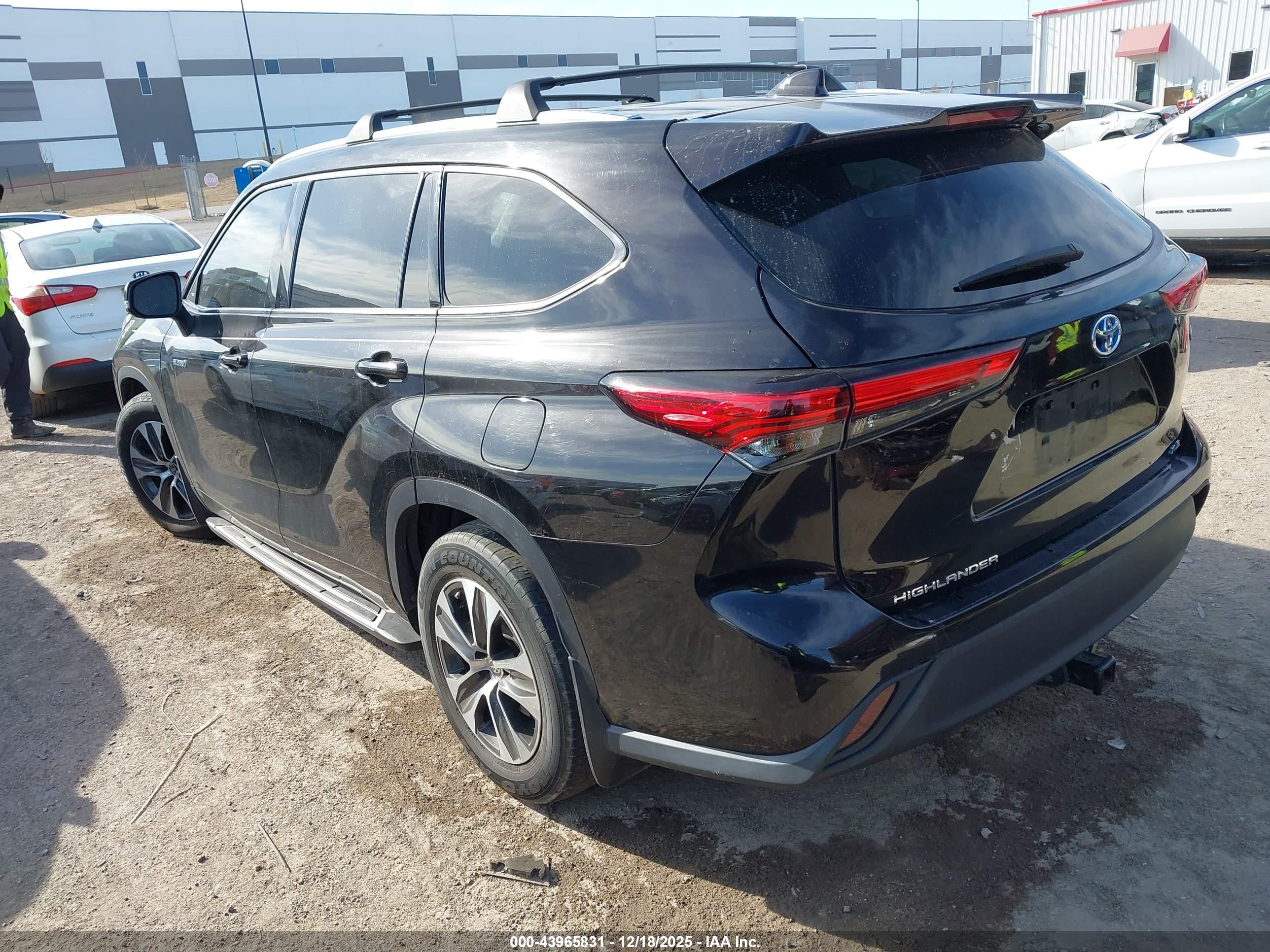 TOYOTA HIGHLANDER image 3