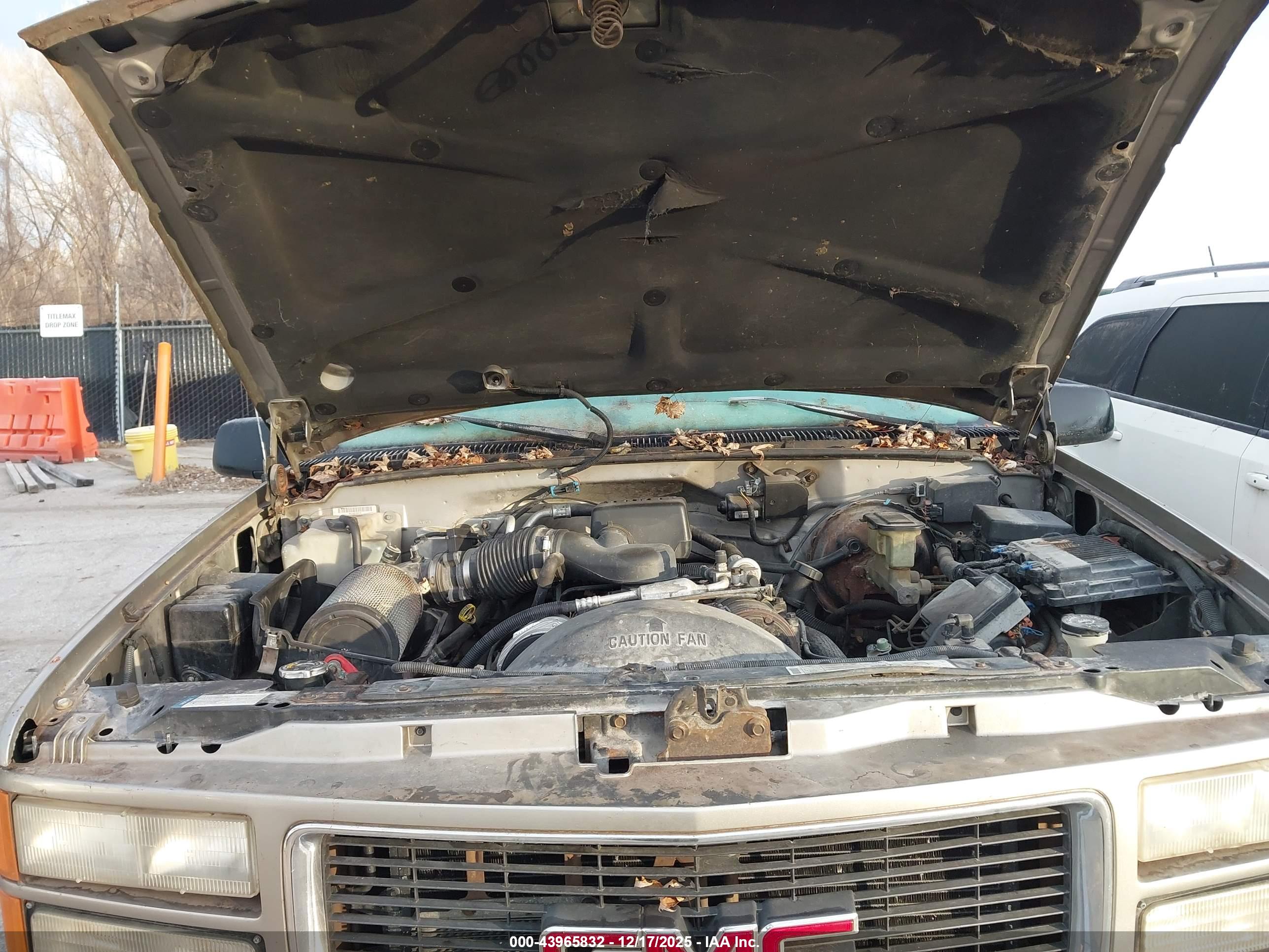 GMC YUKON image 10